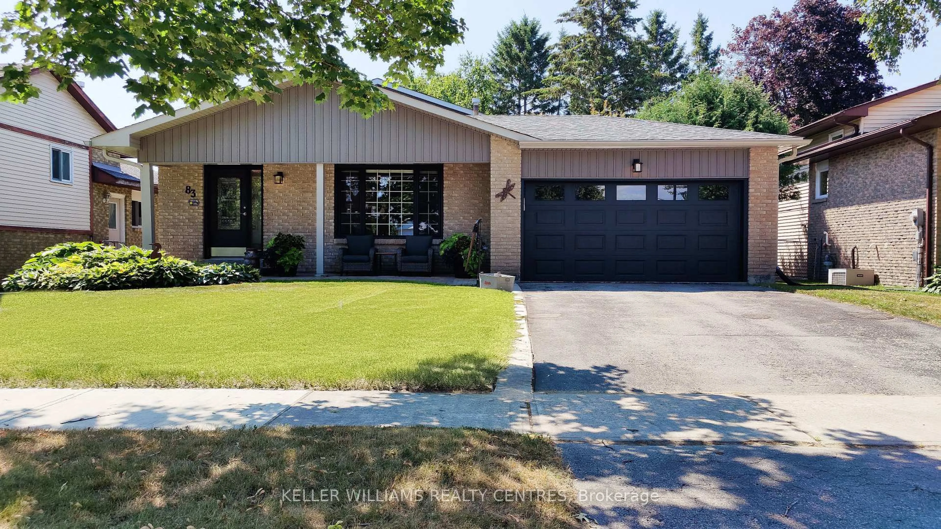Home with brick exterior material, street for 83 Shannon Rd, East Gwillimbury Ontario L0G 1M0