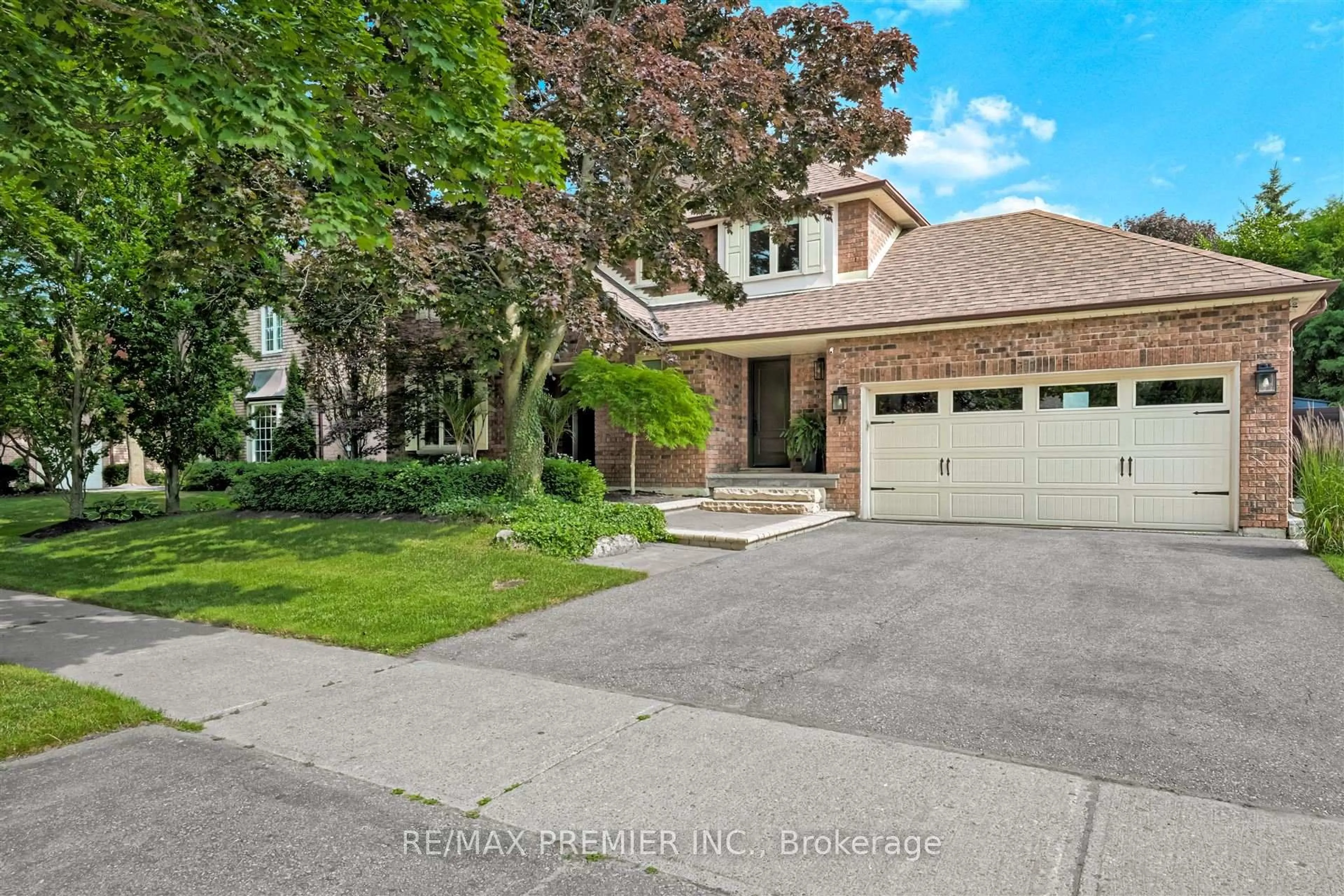 Home with brick exterior material, street for 17 Craigleith Cres, Richmond Hill Ontario L4E 2S3