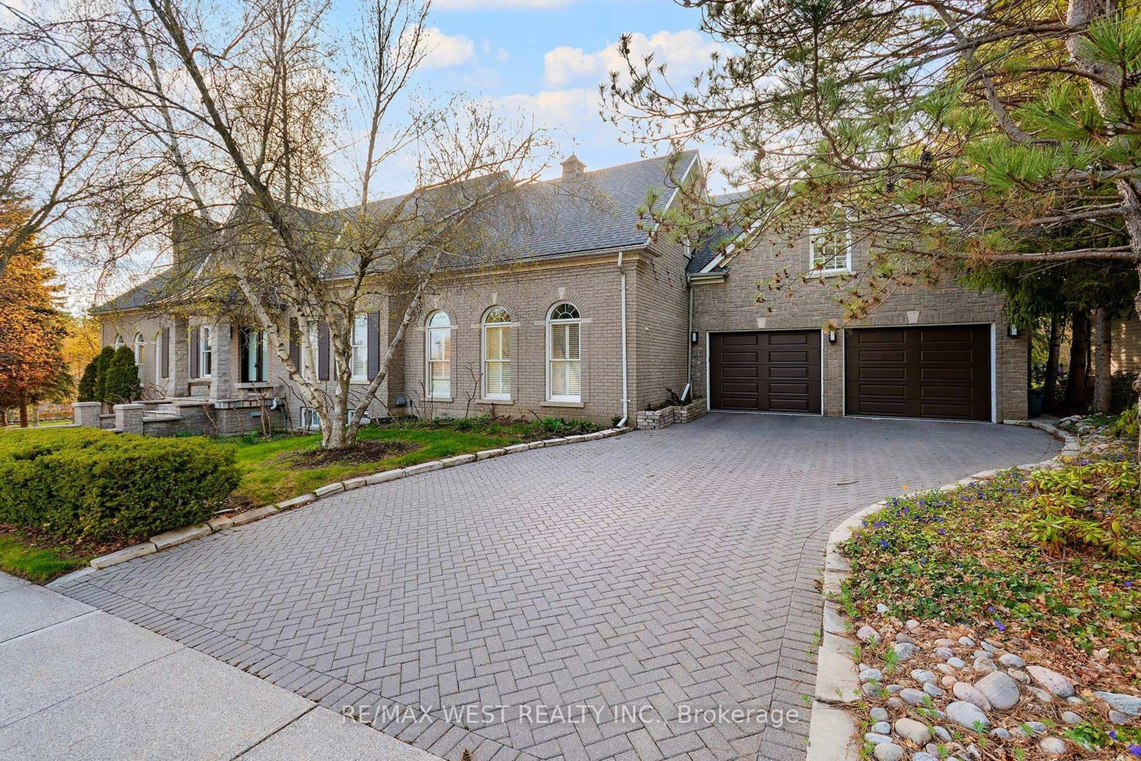 Home with brick exterior material, street for 5 Humberview Dr, Vaughan Ontario L4H 1B1