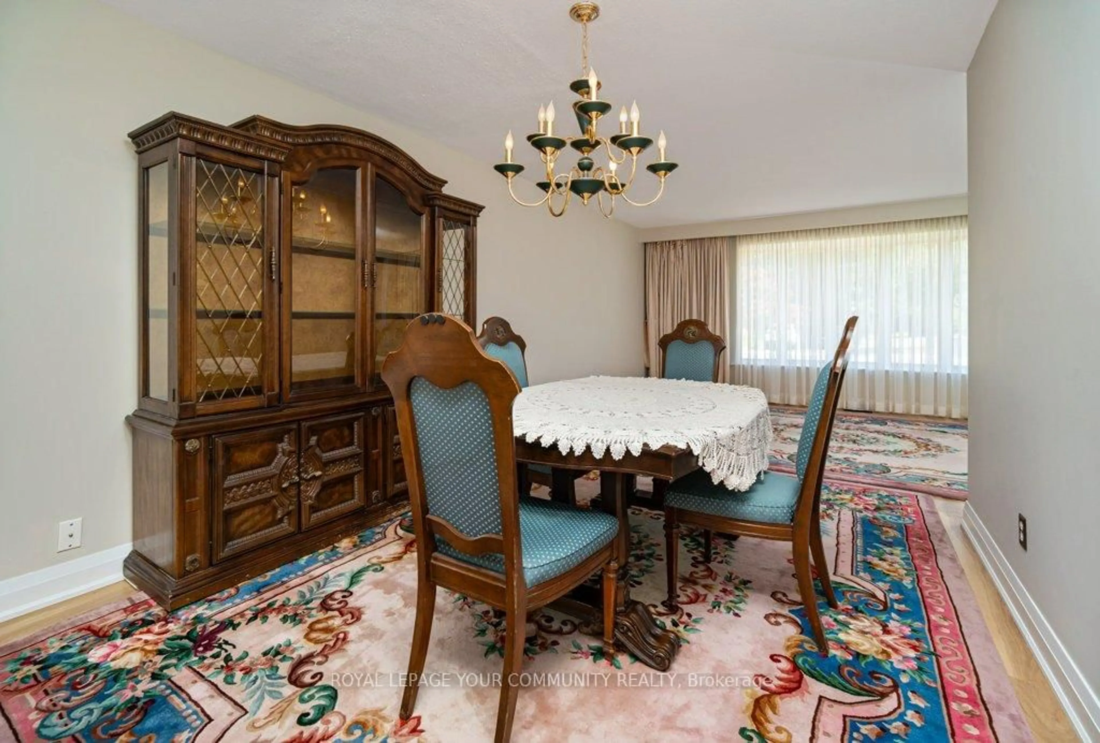 Dining room, carpet floor for 15 Stornoway Cres, Markham Ontario L3T 3X8