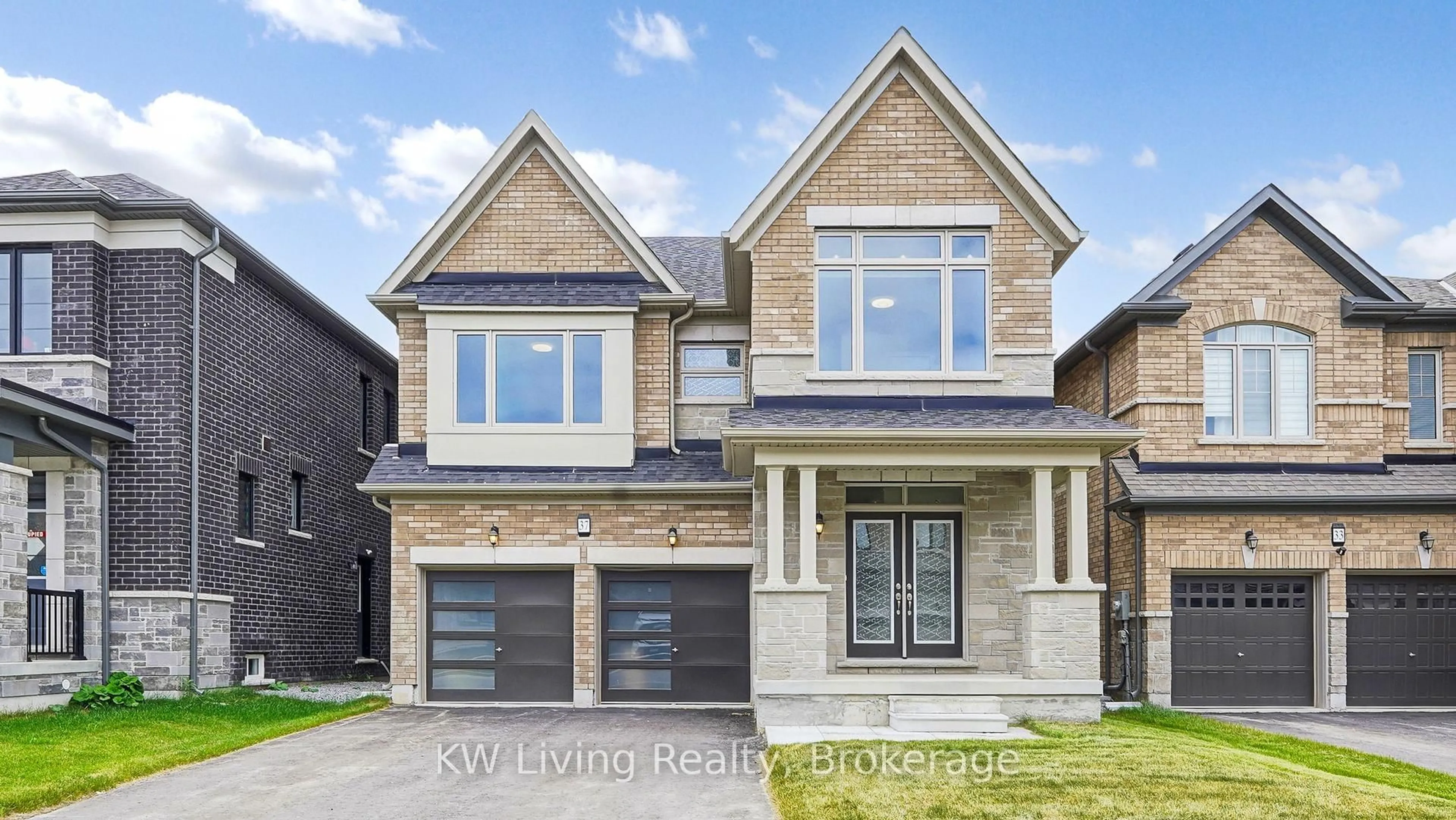 Home with brick exterior material, street for 37 Kenneth Rogers Cres, East Gwillimbury Ontario L9N 0S3