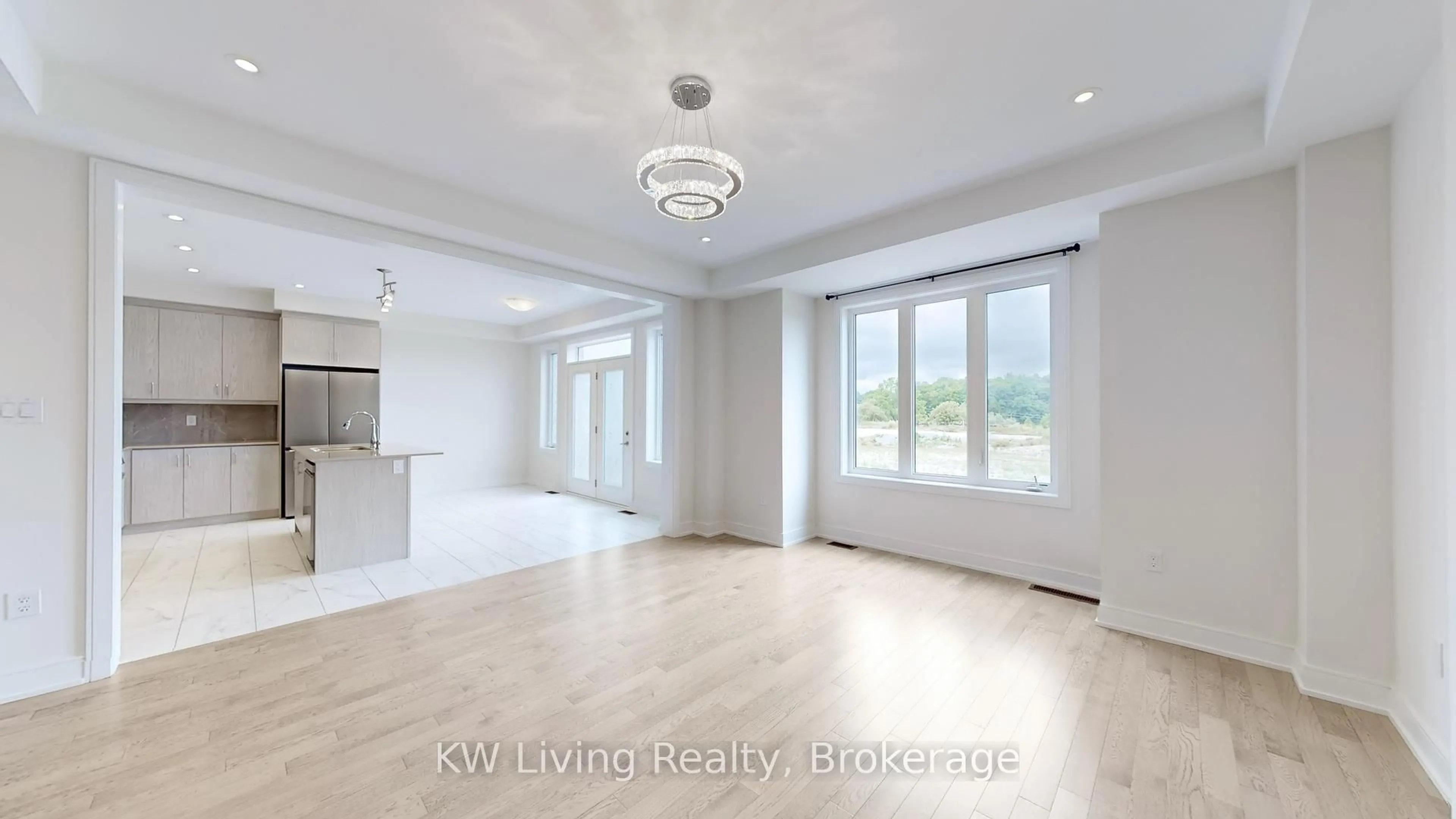 A pic of a room for 37 Kenneth Rogers Cres, East Gwillimbury Ontario L9N 0S3