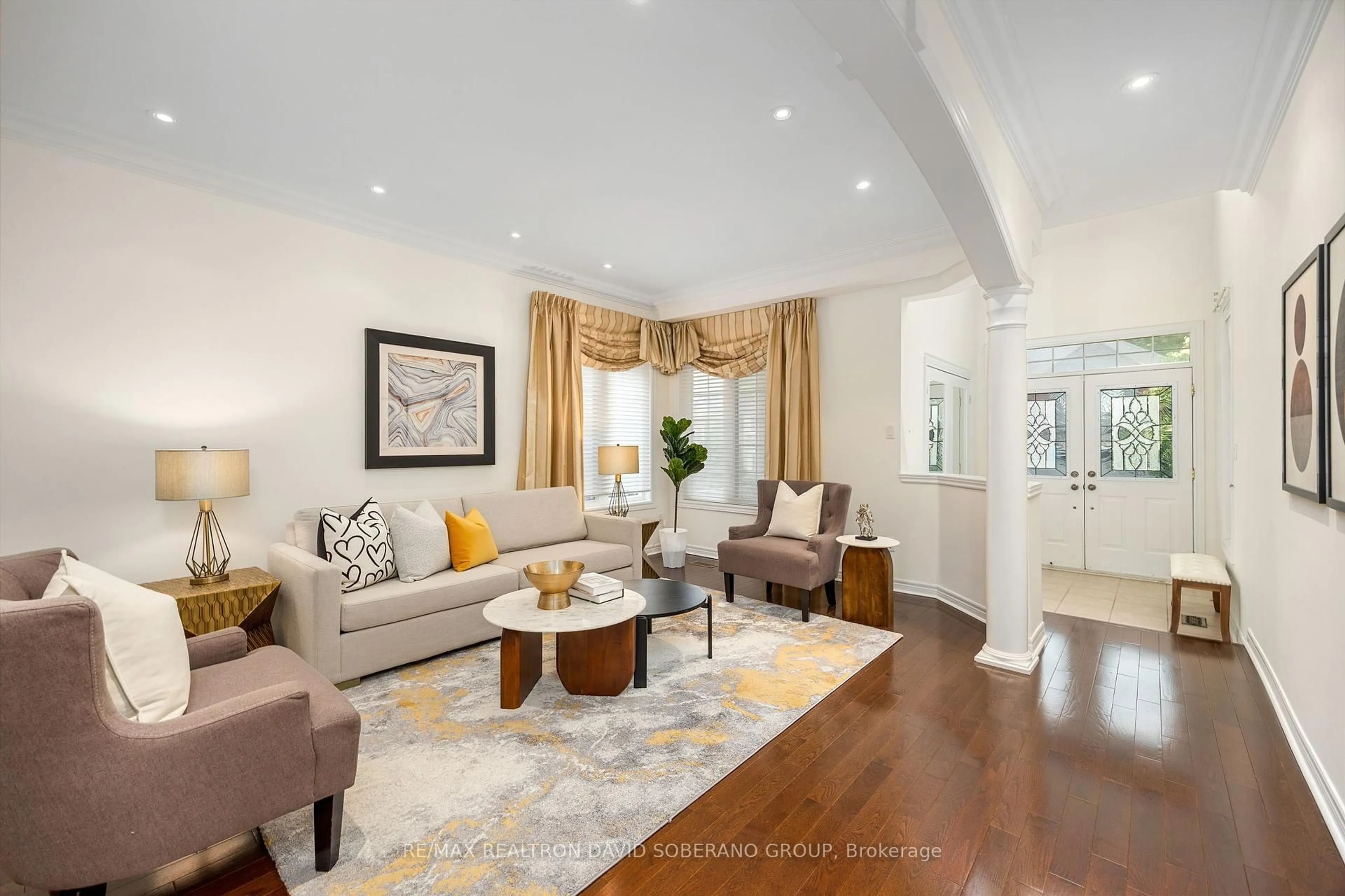 Living room with furniture, unknown for 26 Chopin Blvd, Vaughan Ontario L4J 8Y6