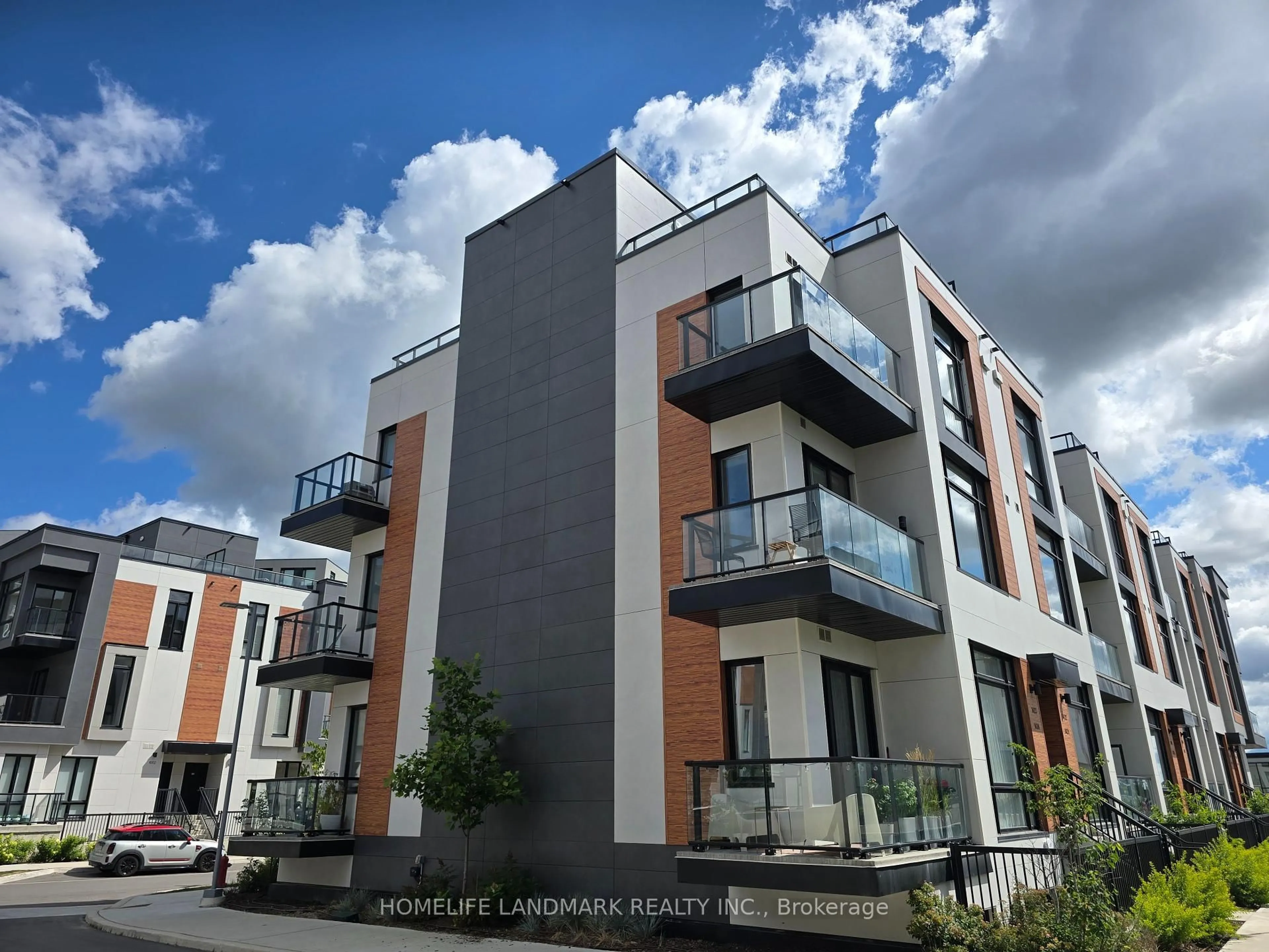 A pic from outside/outdoor area/front of a property/back of a property/a pic from drone, unknown for 15 David Eyer Rd #1423, Richmond Hill Ontario L4S 0N2