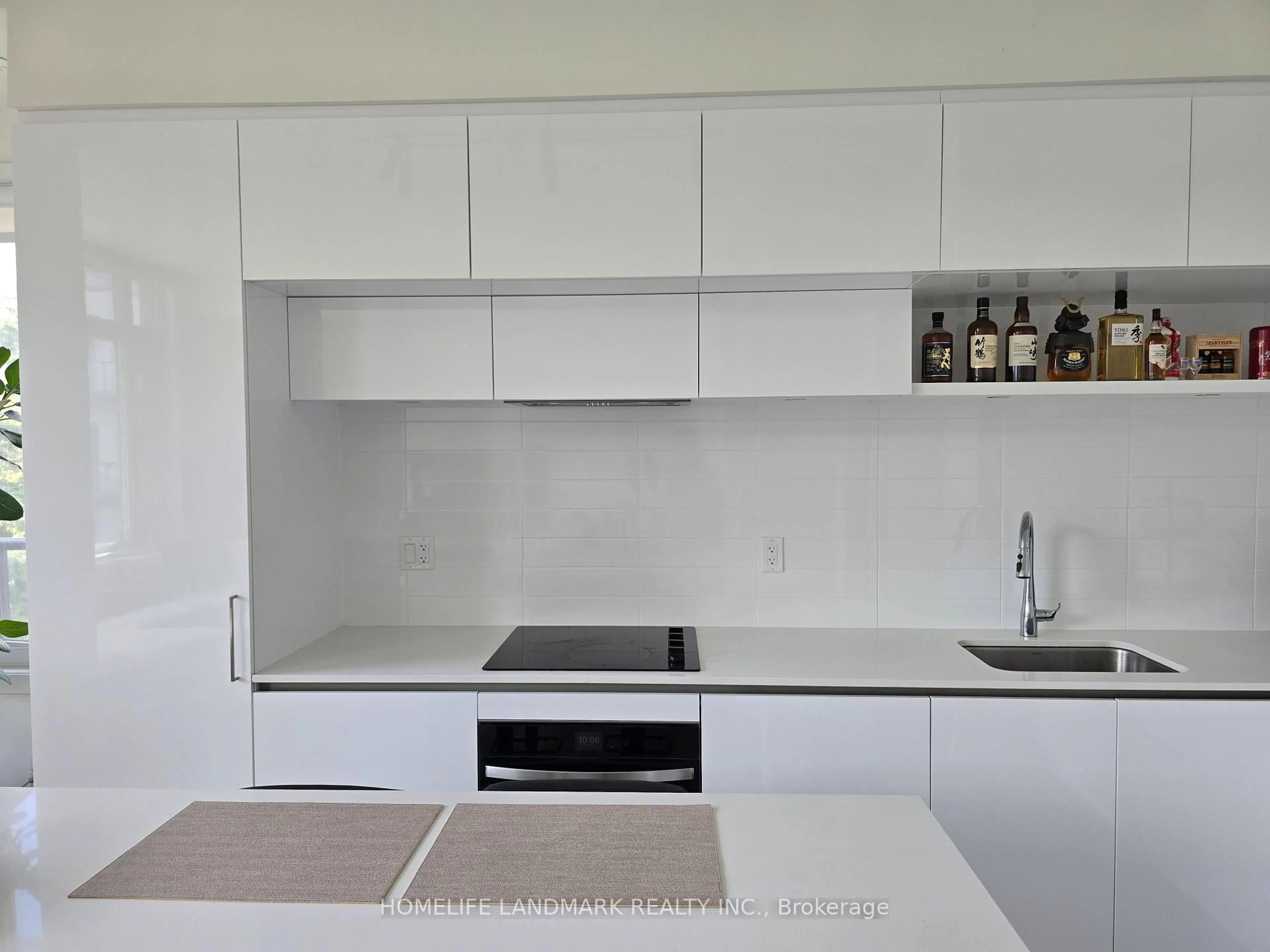 Standard kitchen, unknown for 15 David Eyer Rd #1423, Richmond Hill Ontario L4S 0N2