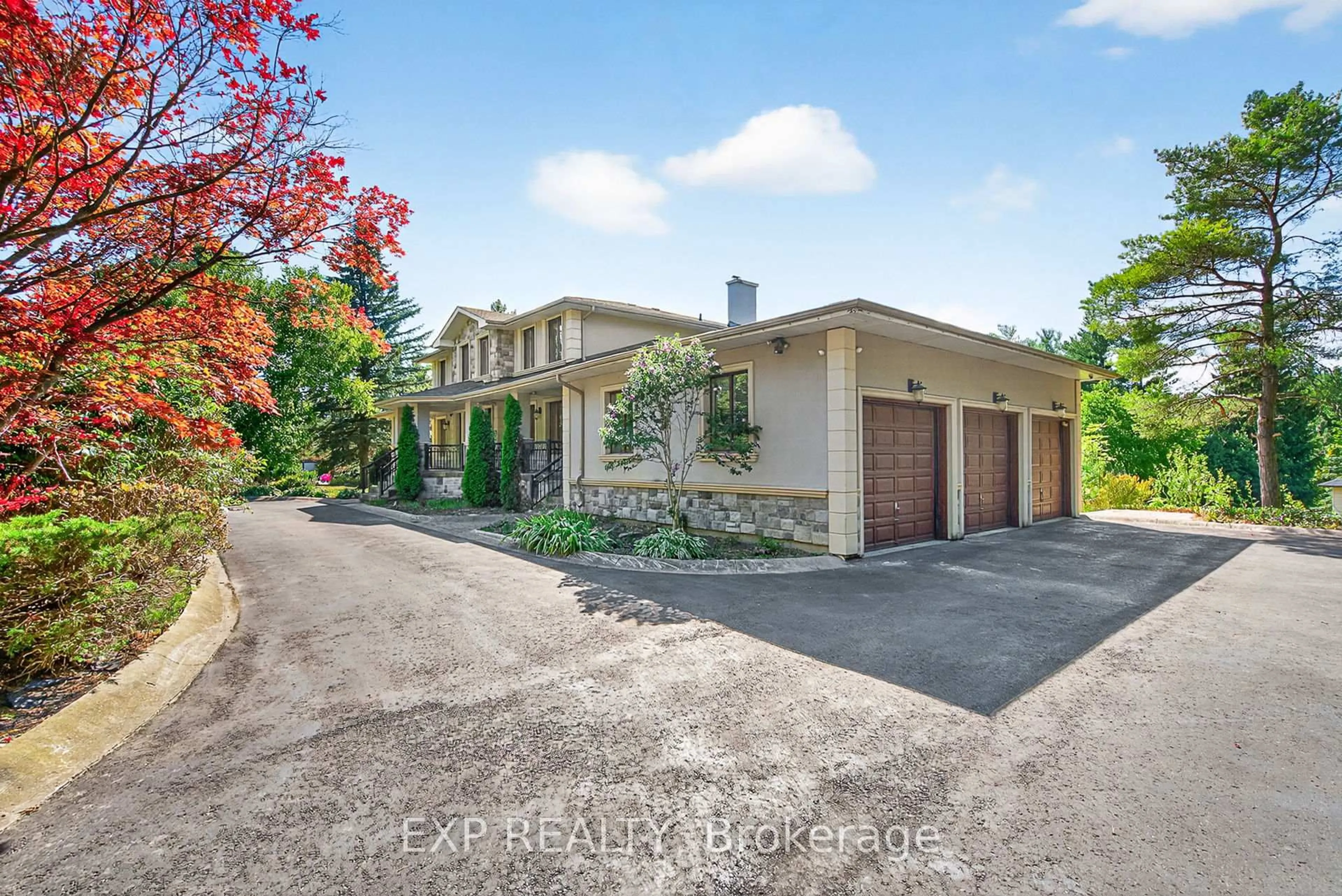 A pic from outside/outdoor area/front of a property/back of a property/a pic from drone, street for 315 Stephanie Blvd, Vaughan Ontario L4L 1A6