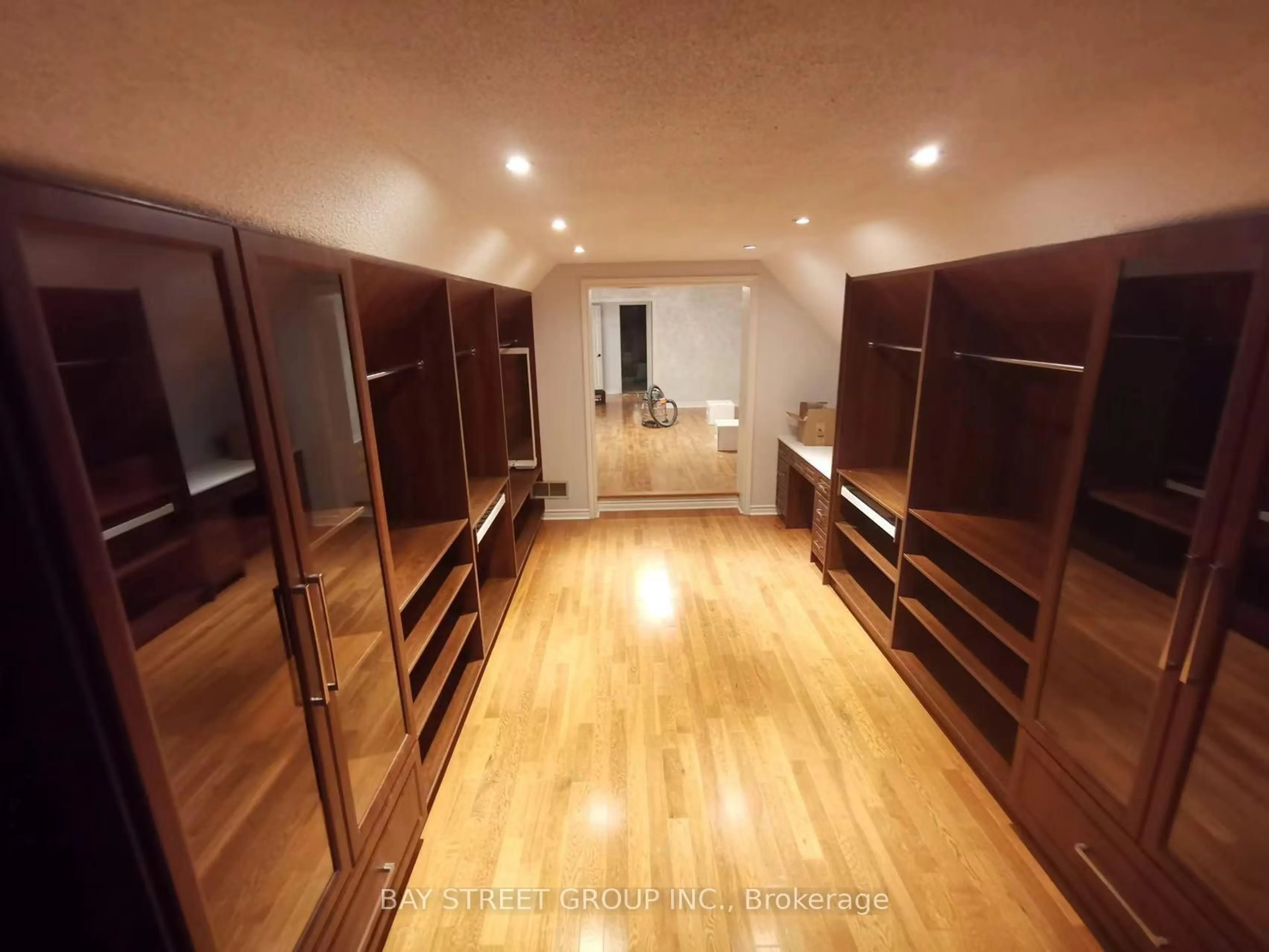 Unknown for 138 Valleymede Dr, Richmond Hill Ontario L4B 1T2