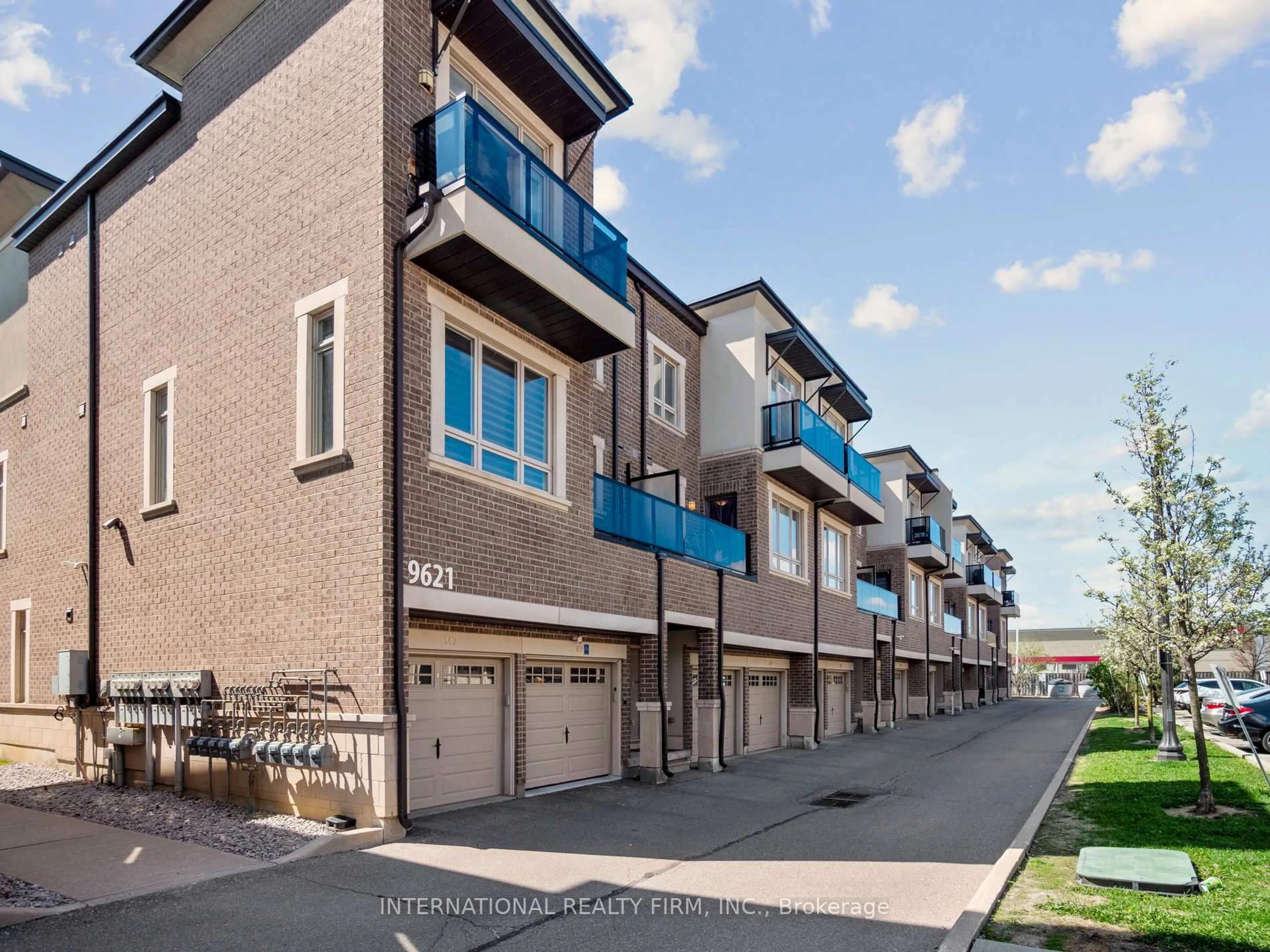 Home with brick exterior material, street for 9621 Jane St #14, Vaughan Ontario L6A 4G5