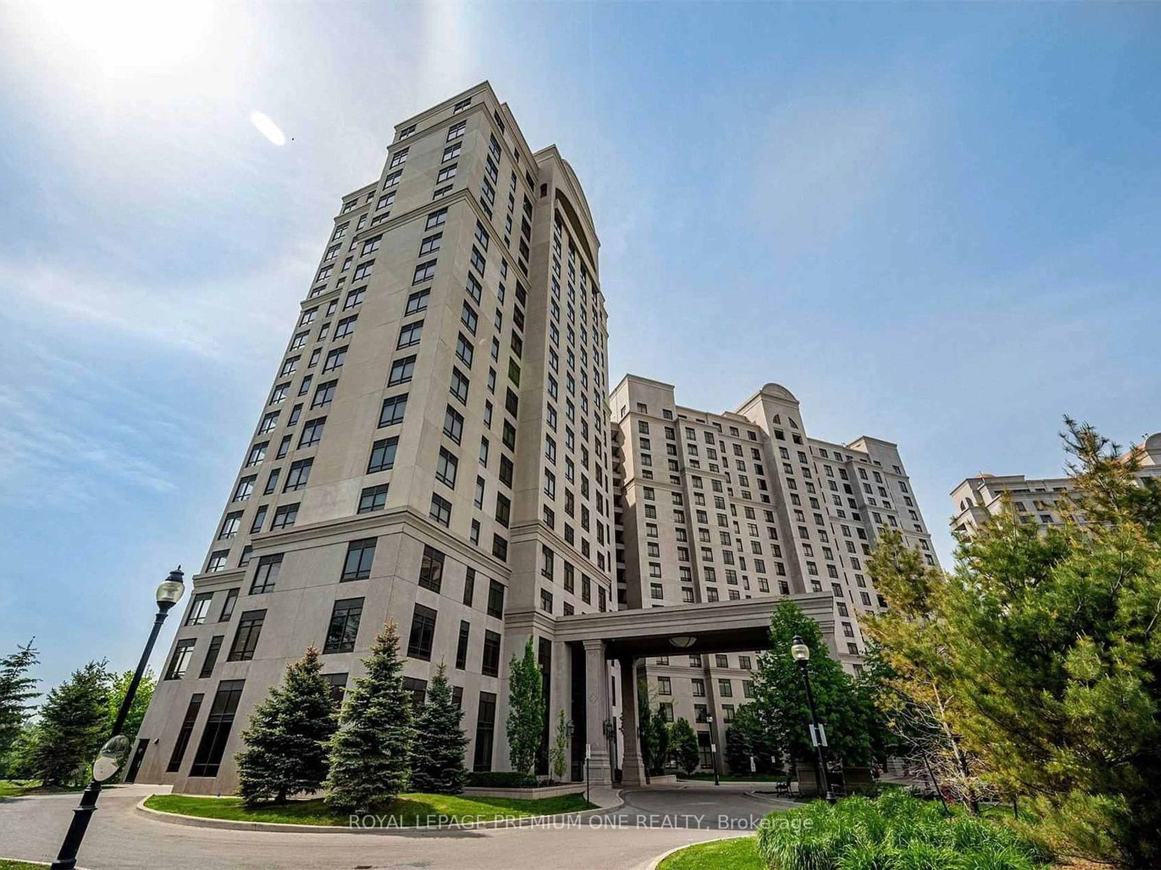 Indoor foyer for 9255 Jane St #1202, Vaughan Ontario L6A 0K1