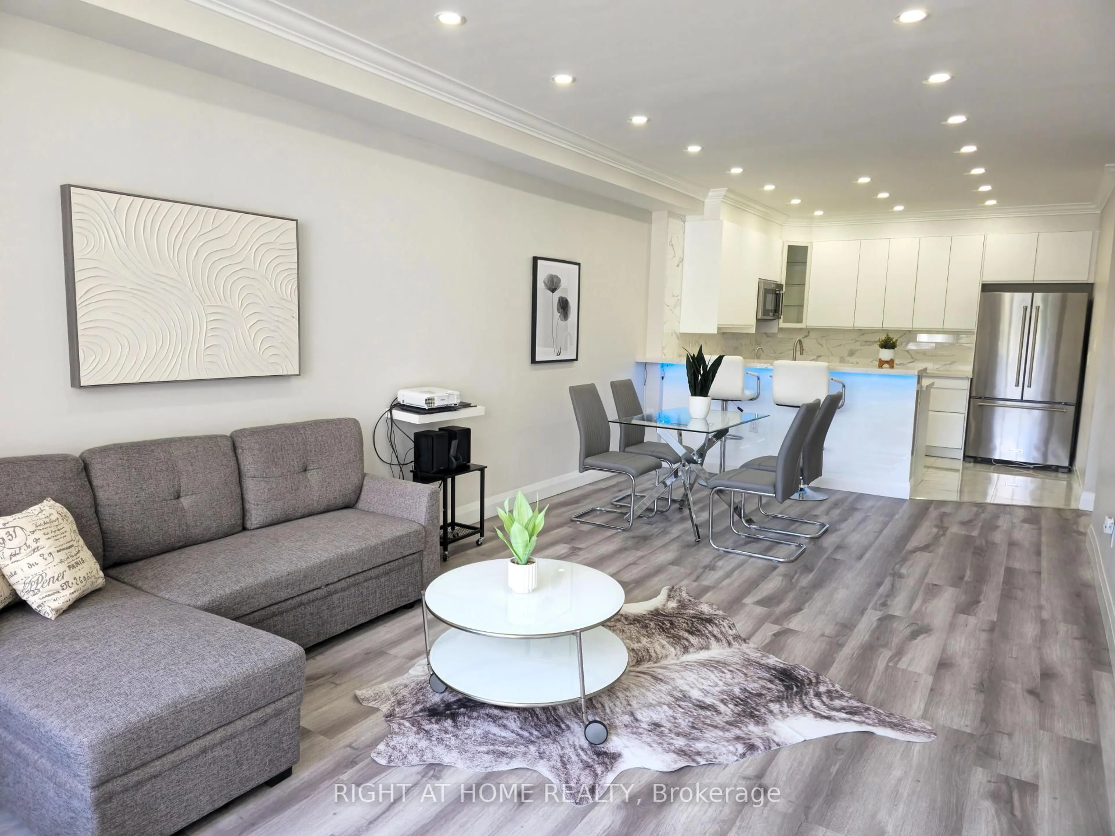 Living room with furniture, unknown for 309 Major Mackenzie Dr #115, Richmond Hill Ontario L4C 9V5