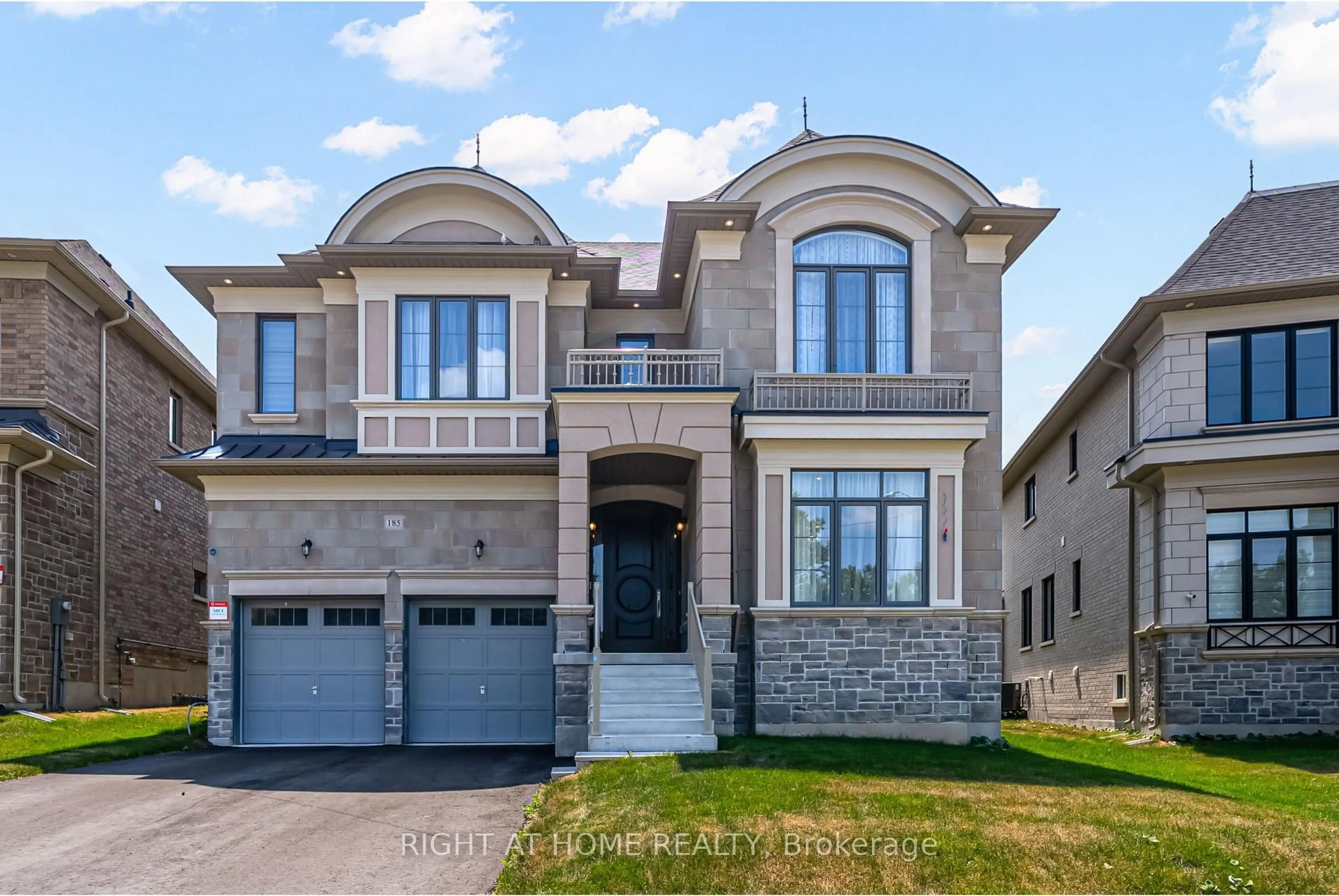 Home with brick exterior material, street for 185 Cranberry Lane, Aurora Ontario L4G 5Z4