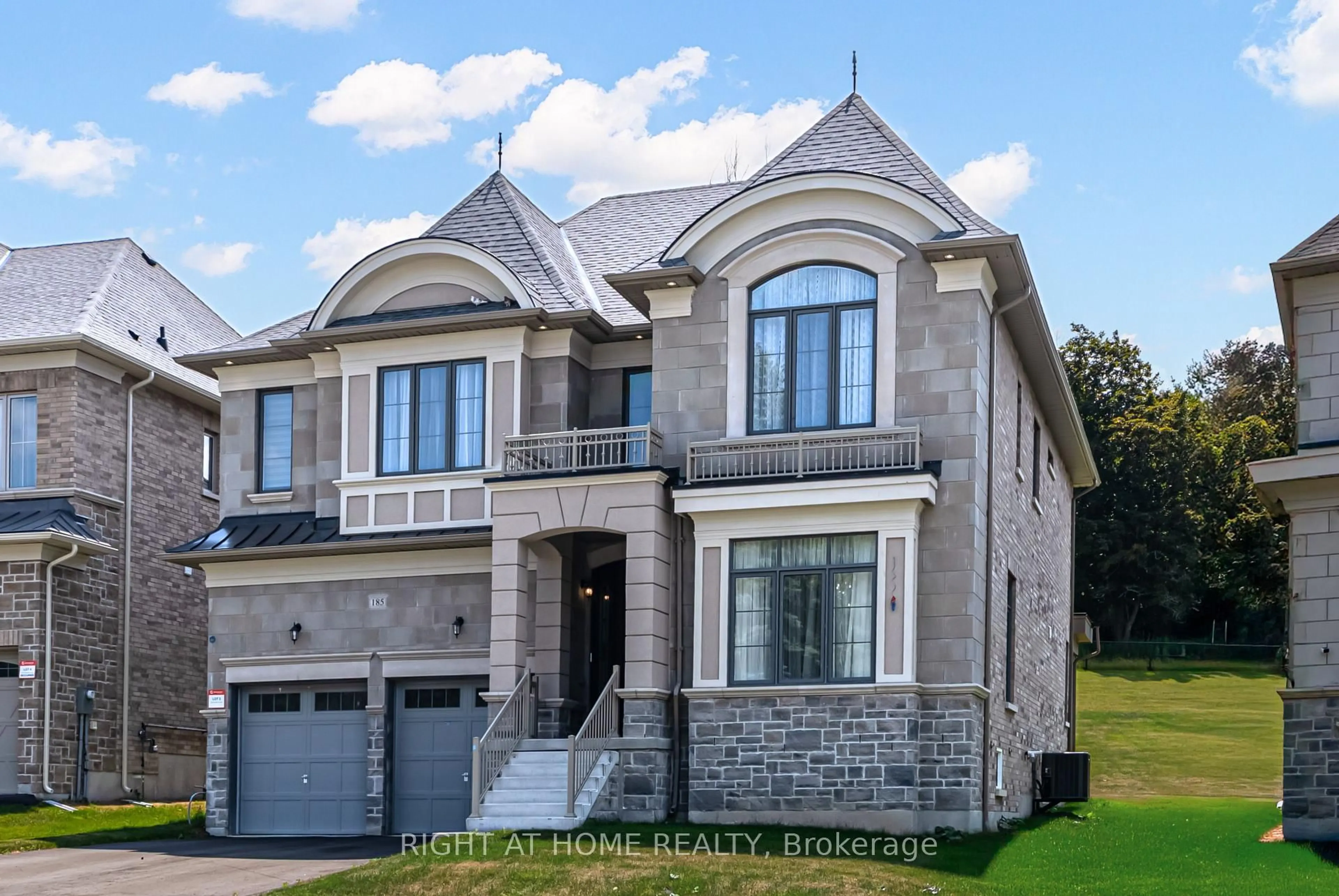 Home with brick exterior material, street for 185 Cranberry Lane, Aurora Ontario L4G 5Z4