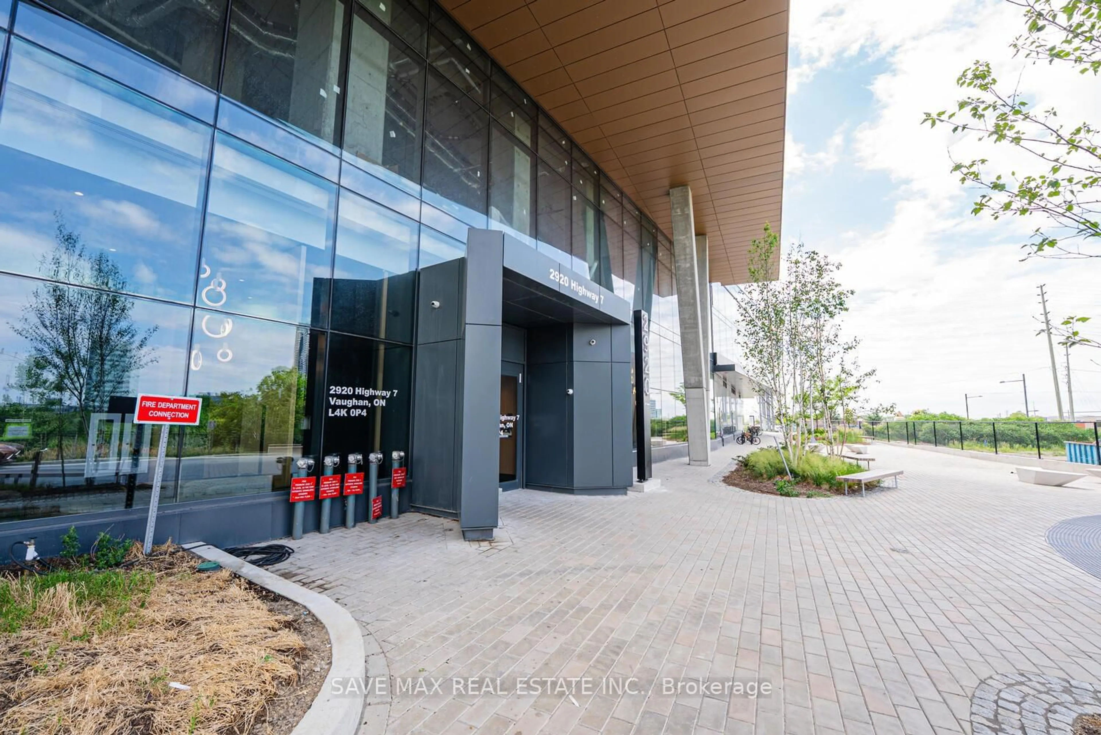 Indoor foyer for 2920 Highway 7 Rd #1508, Vaughan Ontario L4K 0P4