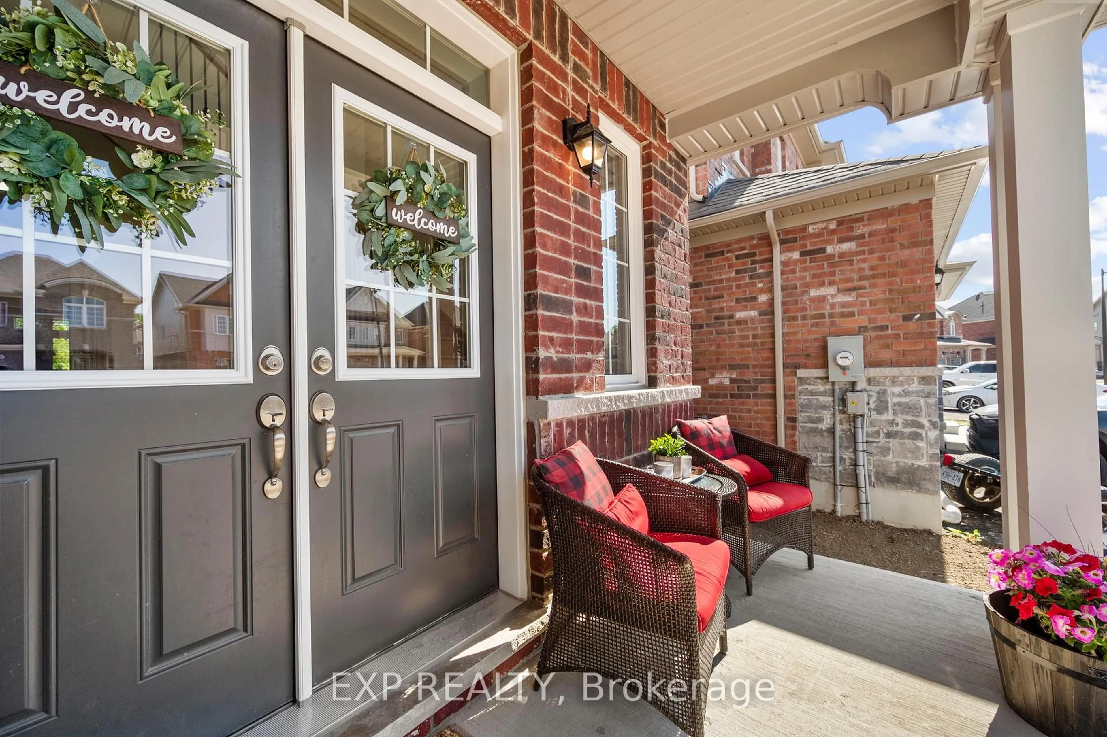 Indoor entryway for 117 Cliff Thompson Crt, Georgina Ontario L0E 1R0