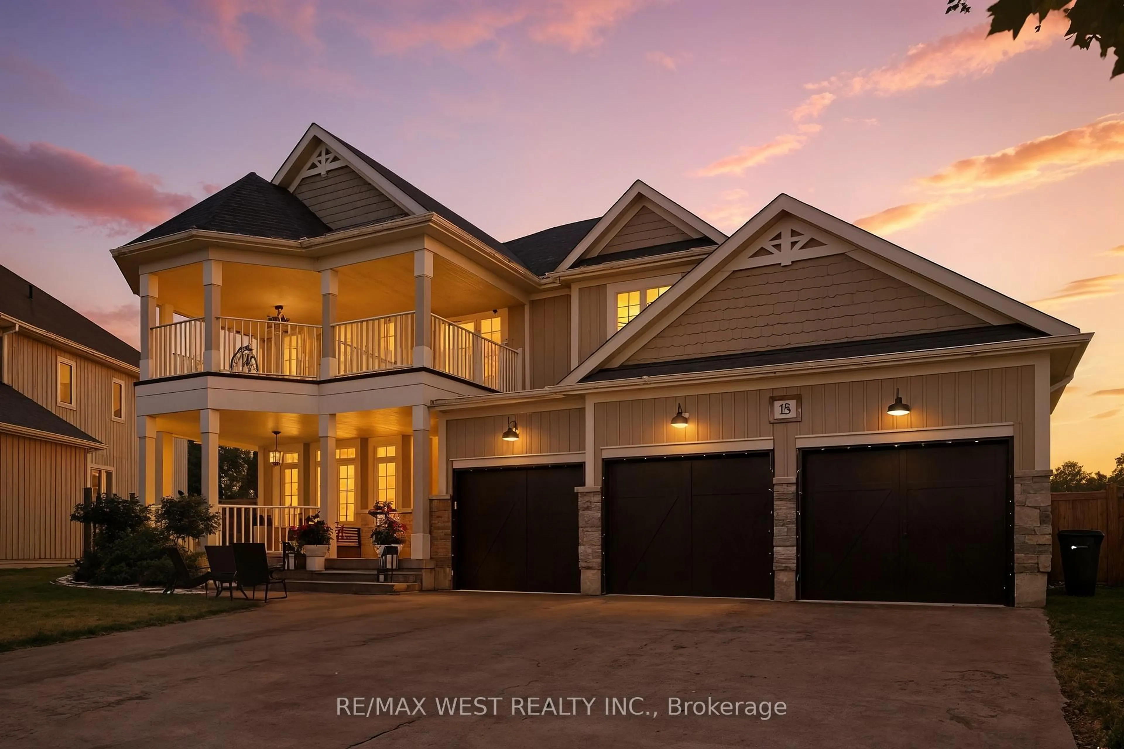Home with vinyl exterior material, street for 15 Dunn Crt, Essa Ontario L0M 1B5
