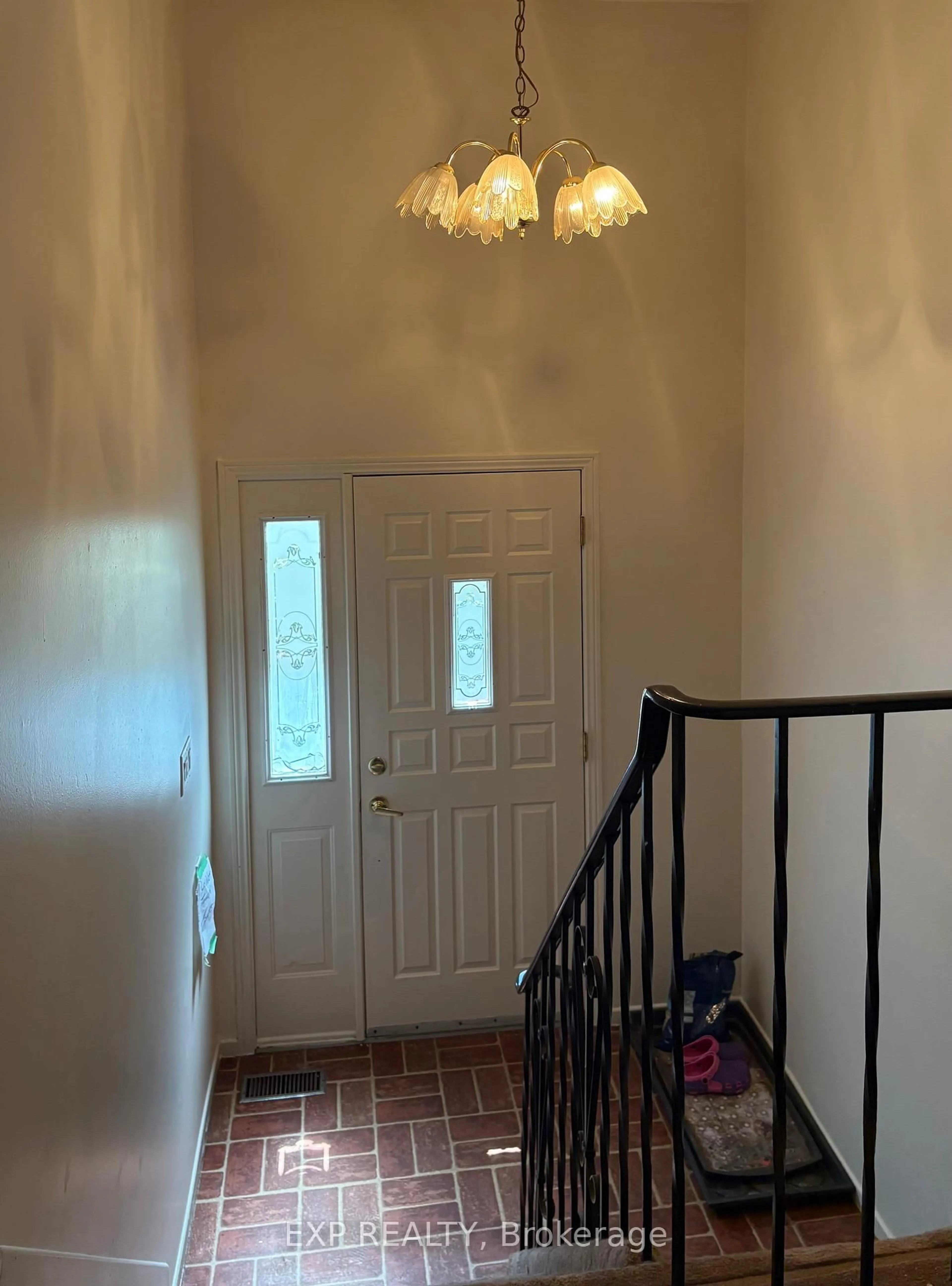 Indoor entryway for 354 Lakeland Cres, Brock Ontario L0K 1A0