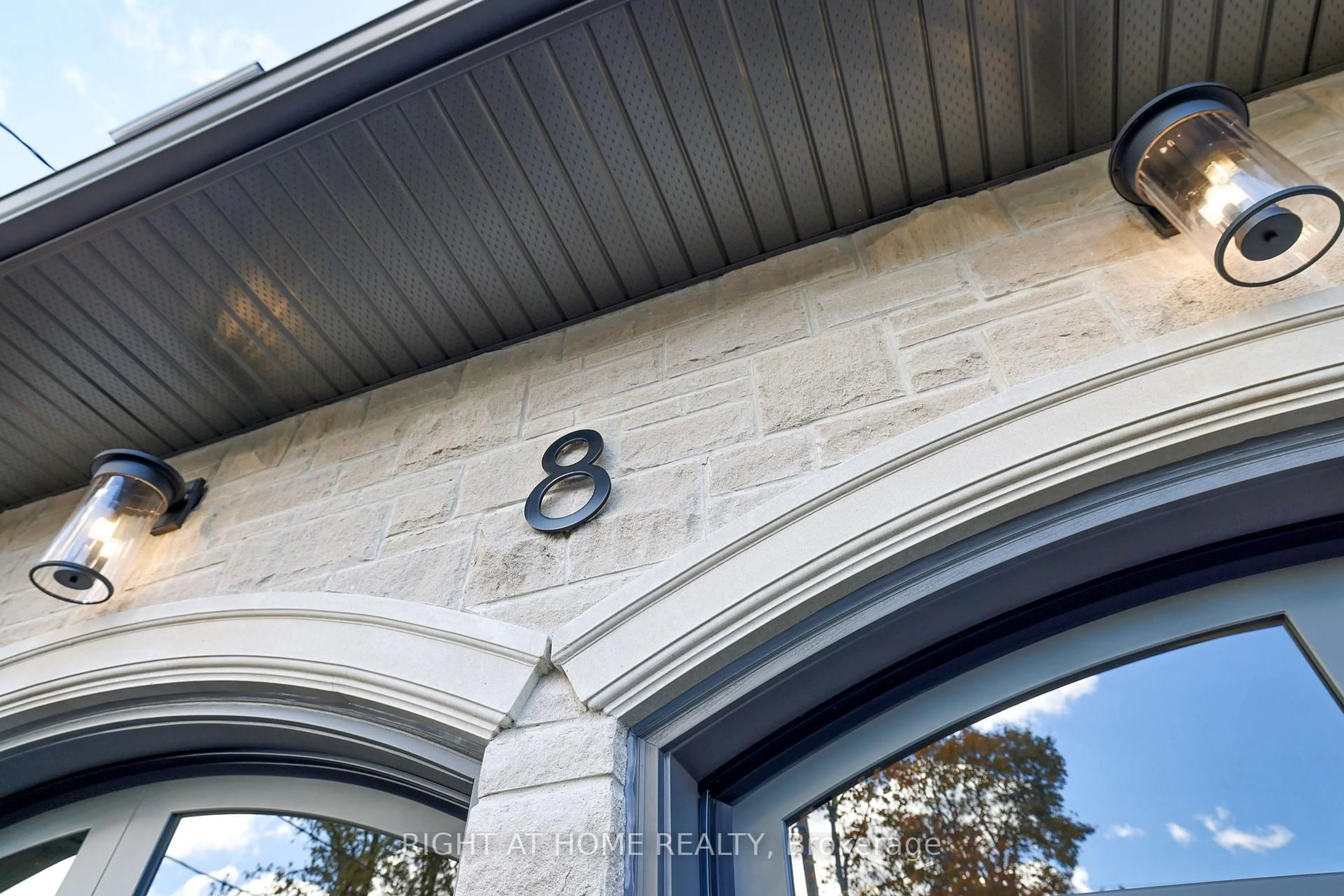 Unknown for 8 Hughson Dr, Markham Ontario L3R 2T4
