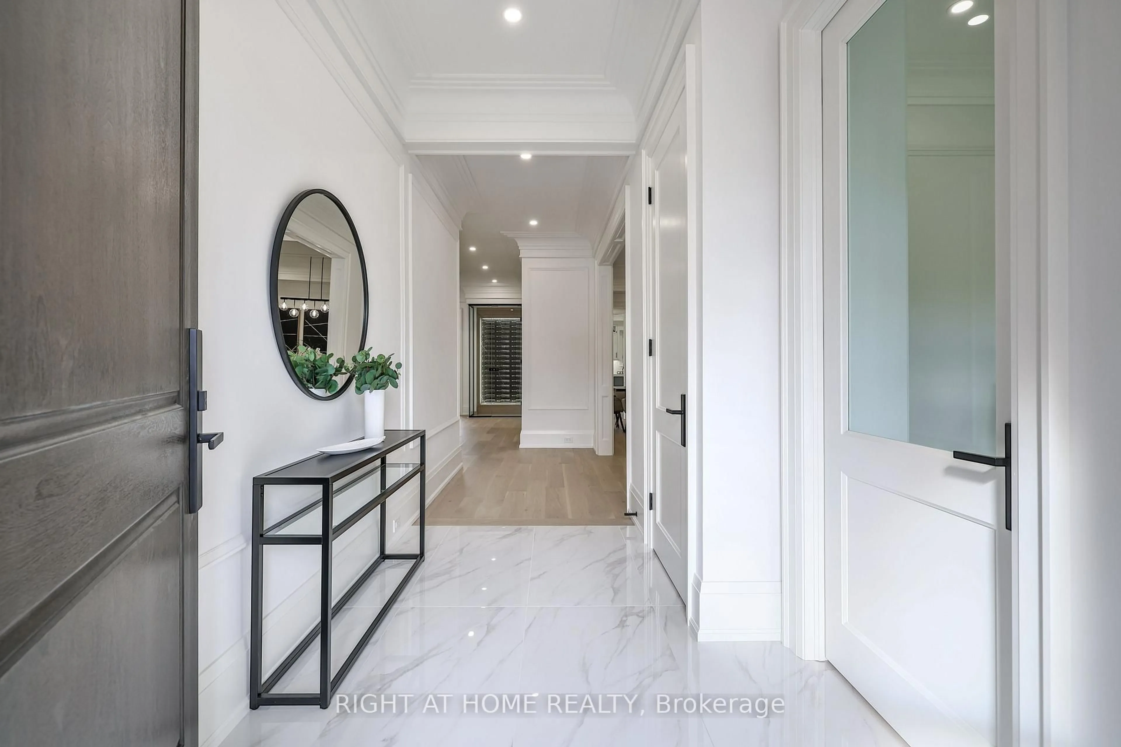 Indoor entryway for 8 Hughson Dr, Markham Ontario L3R 2T4