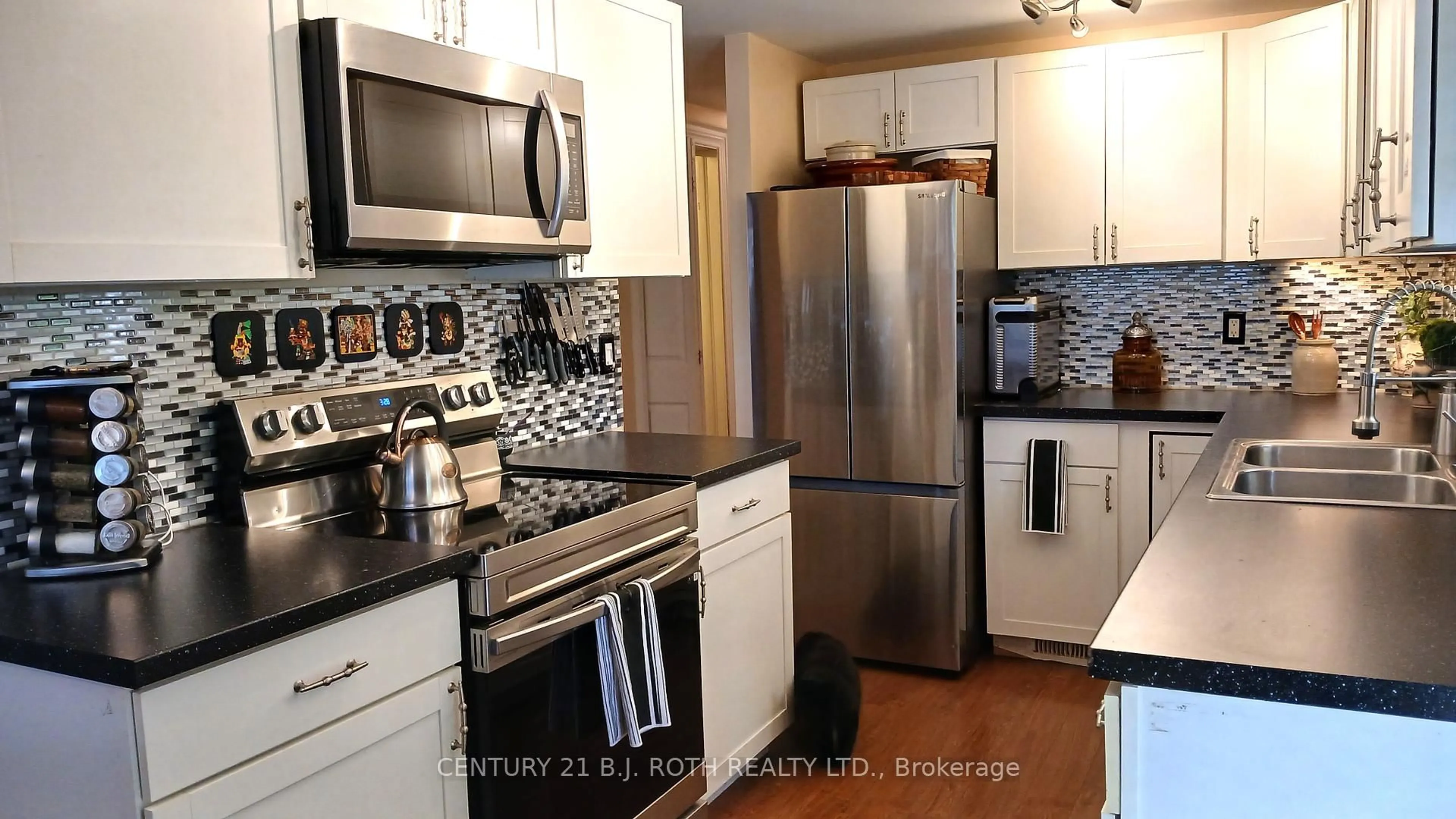 Standard kitchen, unknown for 73 Linden Lane, Innisfil Ontario L9S 1P3