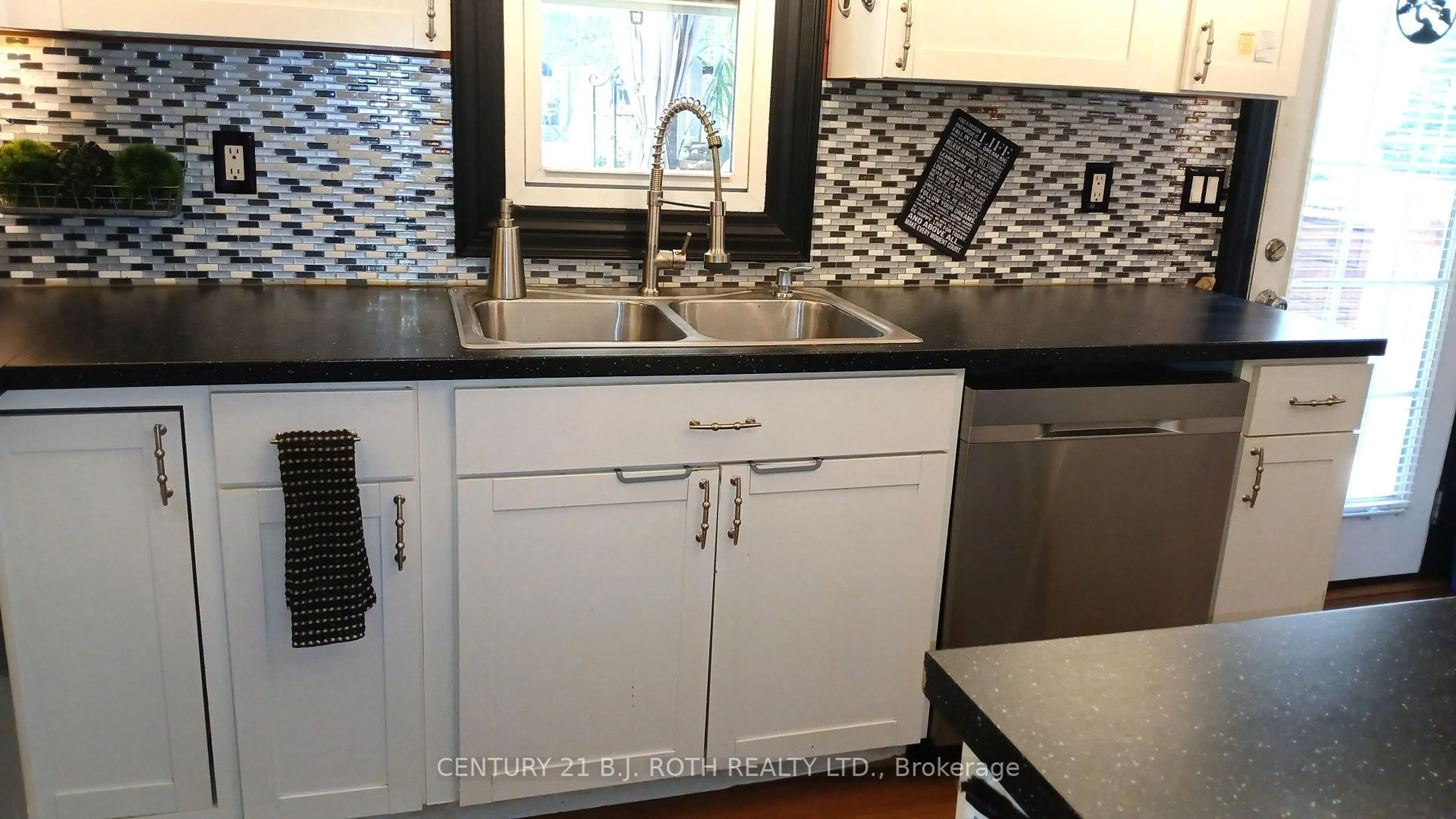 Unknown for 73 Linden Lane, Innisfil Ontario L9S 1P3