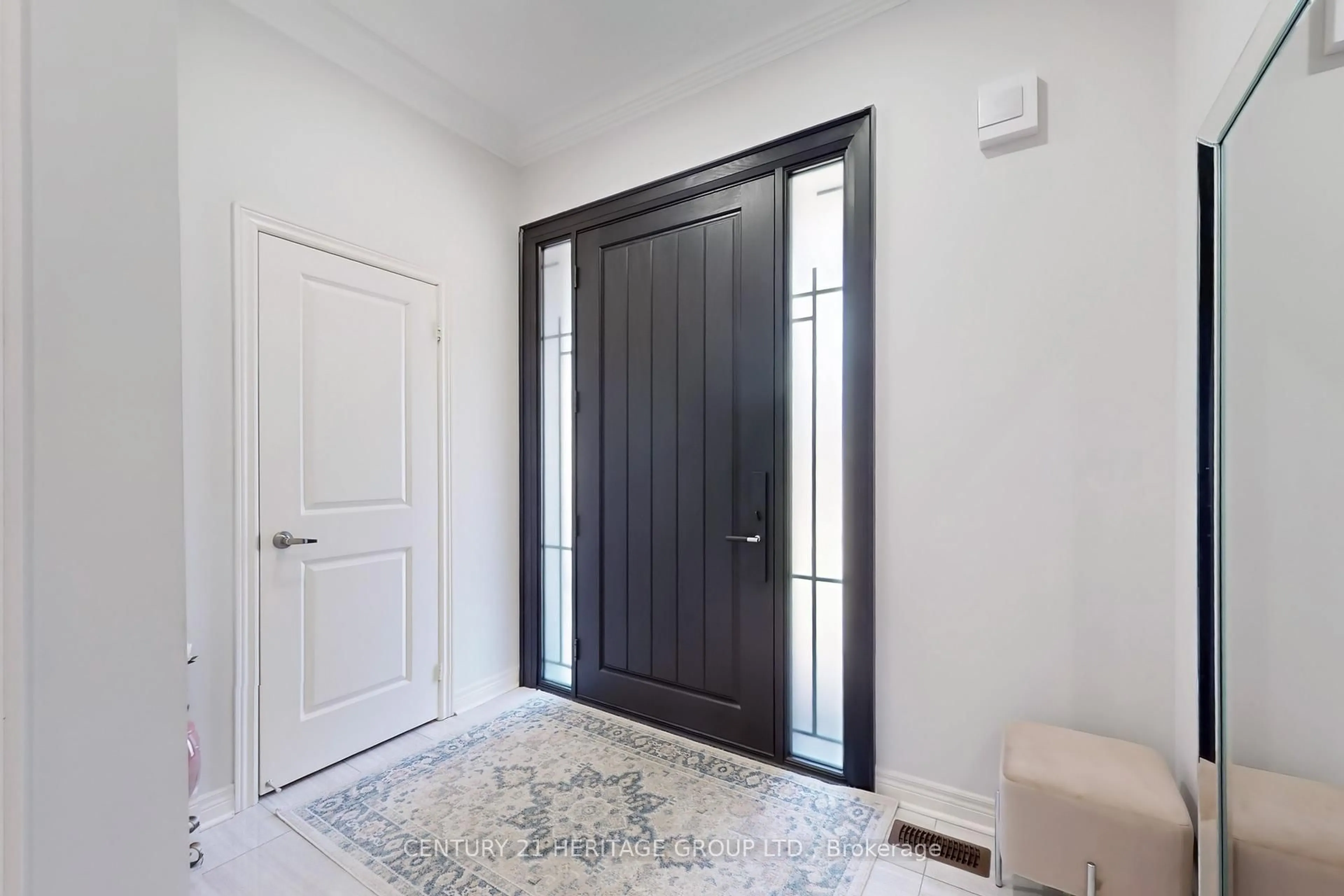 Indoor entryway for 12 Tupling St, Bradford West Gwillimbury Ontario L3Z 0W8