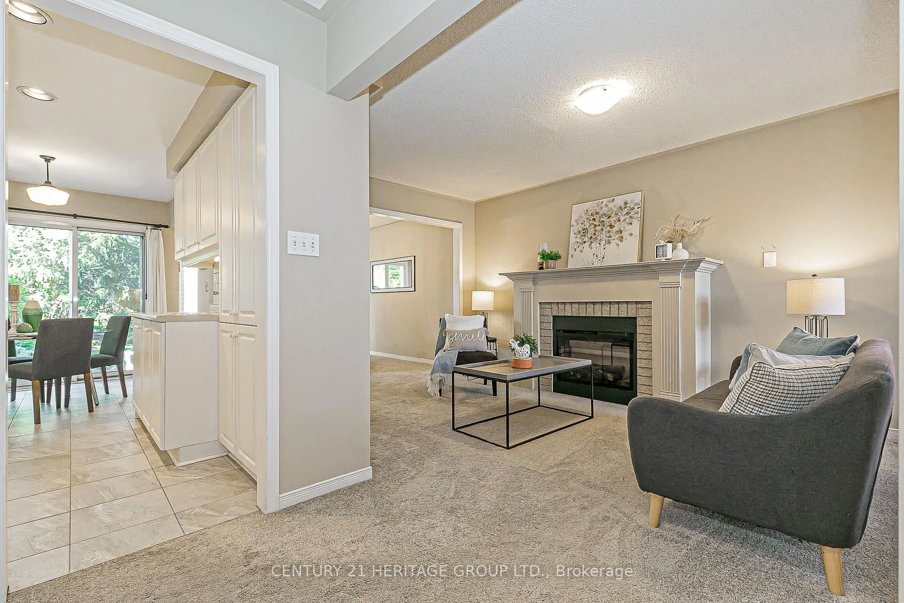 Living room with furniture, unknown for 80 Primeau Dr, Aurora Ontario L4G 6Z2