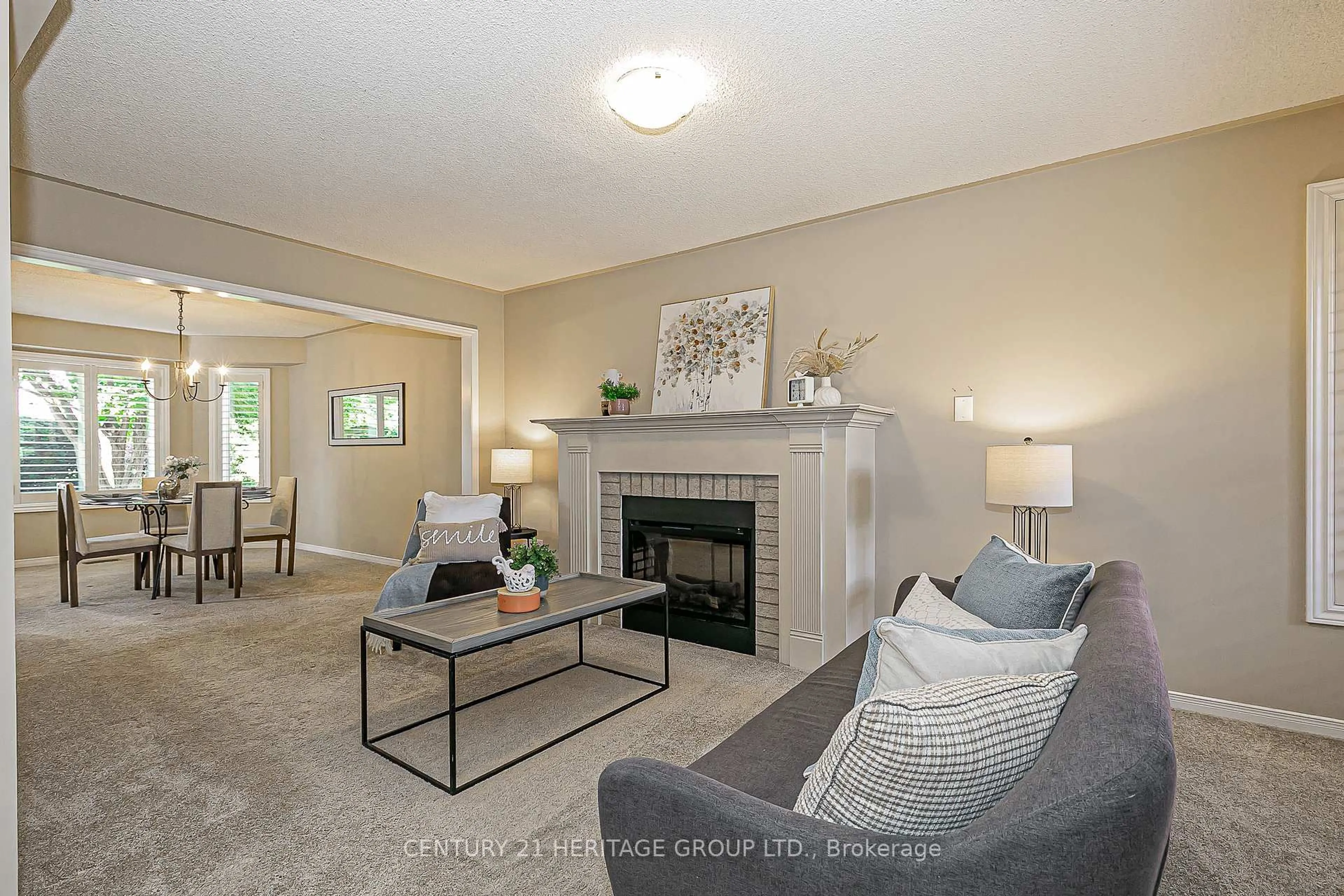 Living room with furniture, unknown for 80 Primeau Dr, Aurora Ontario L4G 6Z2