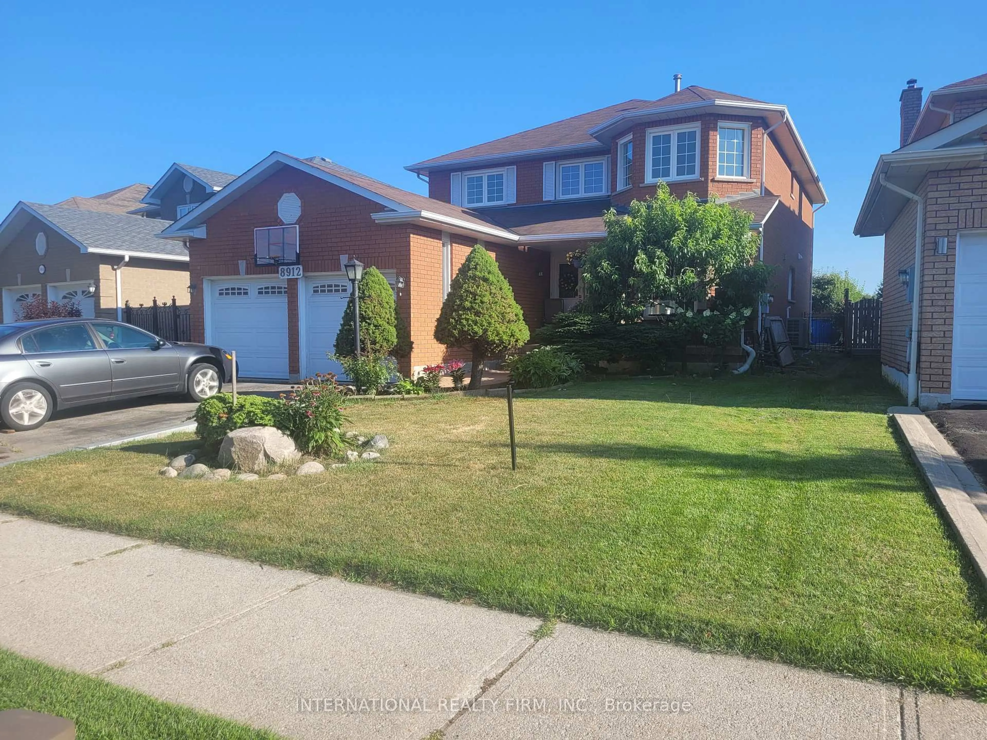 A pic from outside/outdoor area/front of a property/back of a property/a pic from drone, street for 8912 Martin Grove Rd, Vaughan Ontario L4H 1C3