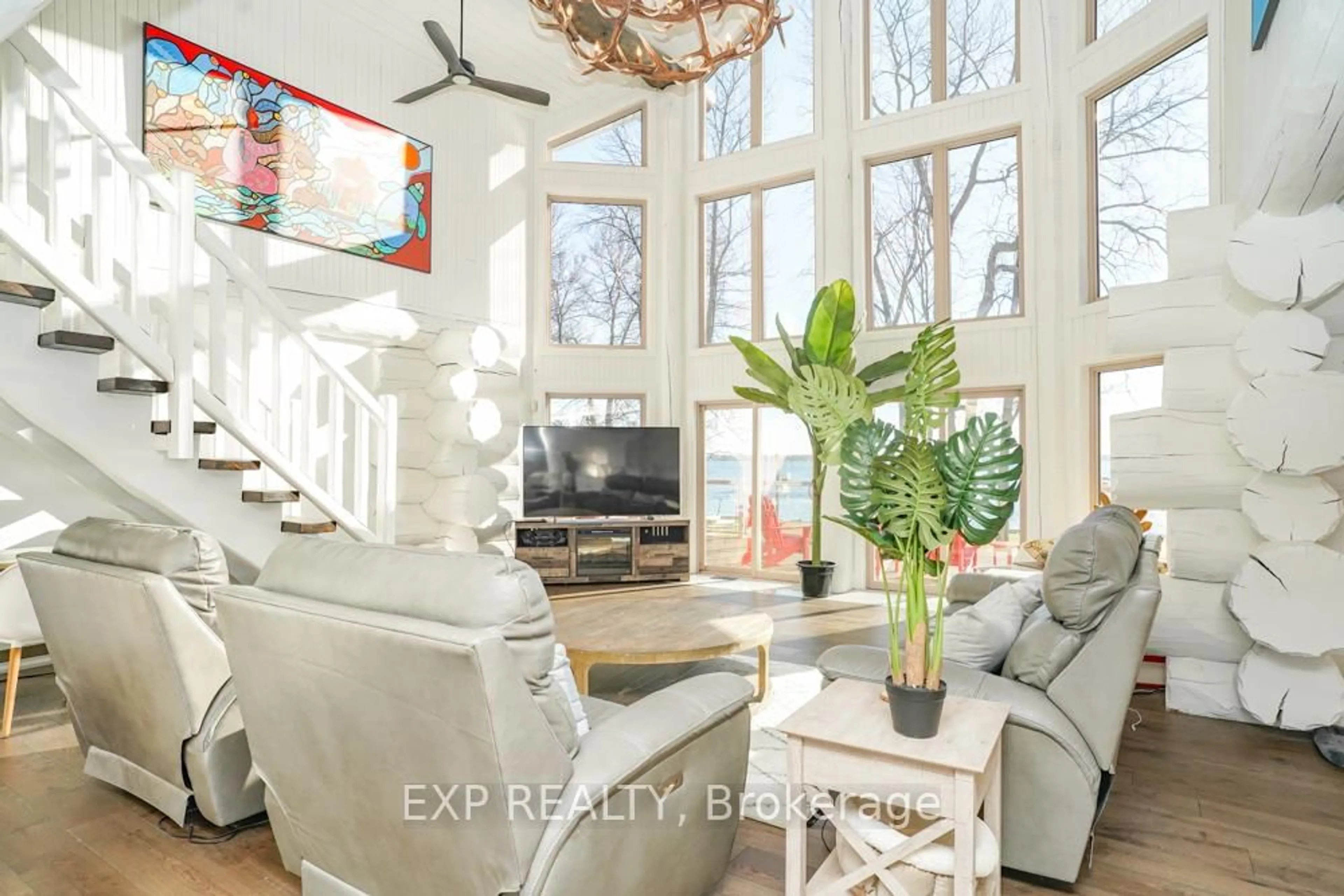 Living room with furniture, unknown for 332 Bear Rd, Georgina Islands Ontario L0E 1R0