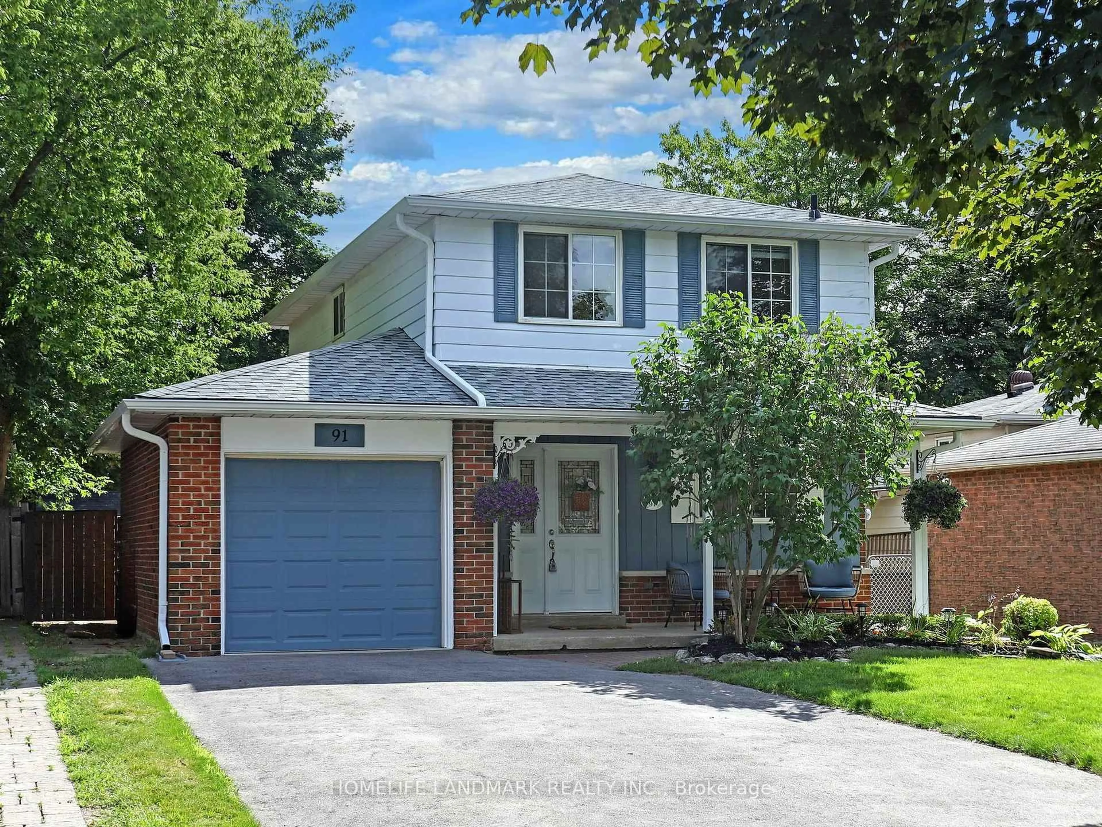 Home with vinyl exterior material, street for 91 Millard St, Whitchurch-Stouffville Ontario L4A 4Y7