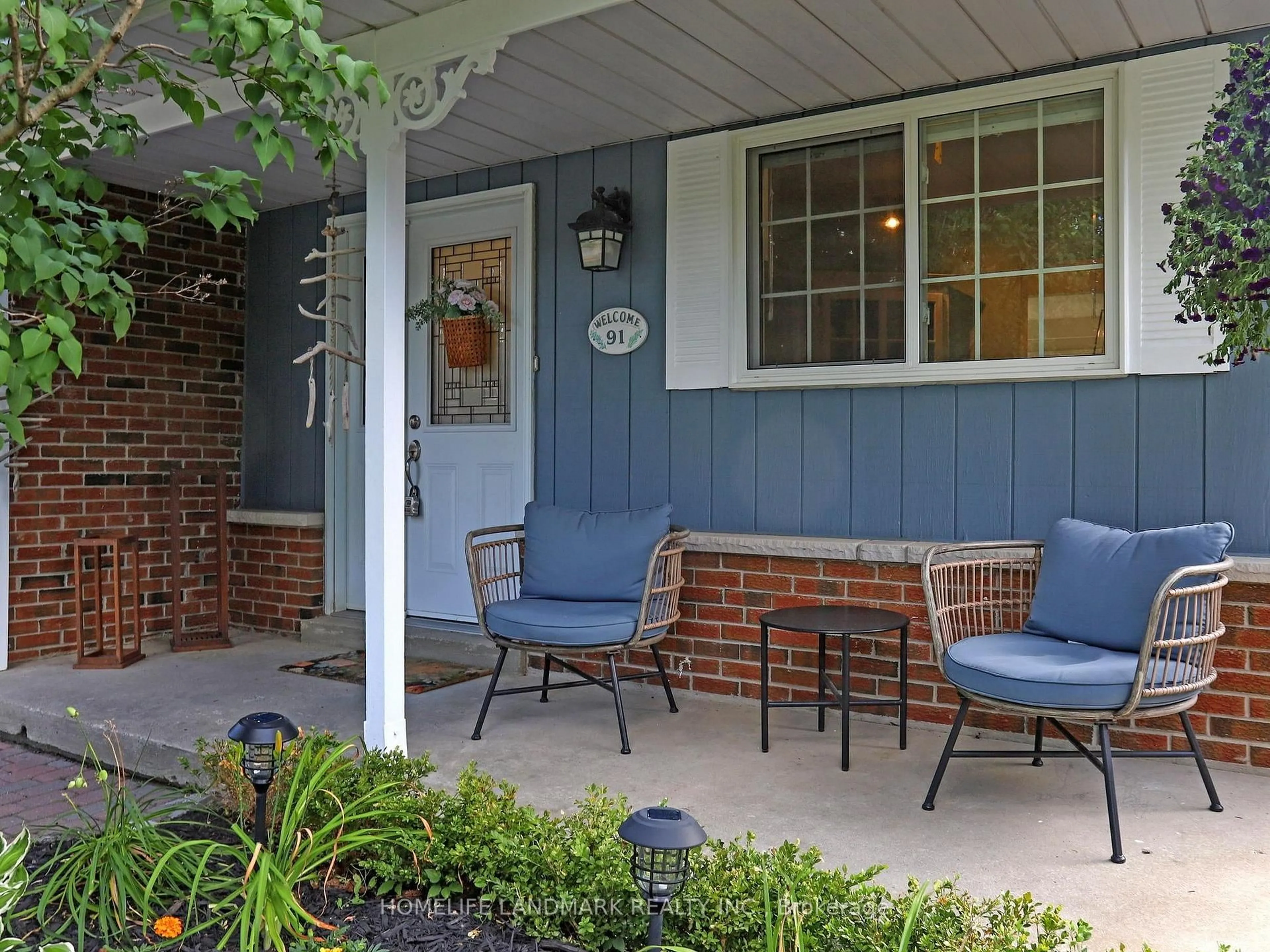 Patio, street for 91 Millard St, Whitchurch-Stouffville Ontario L4A 4Y7