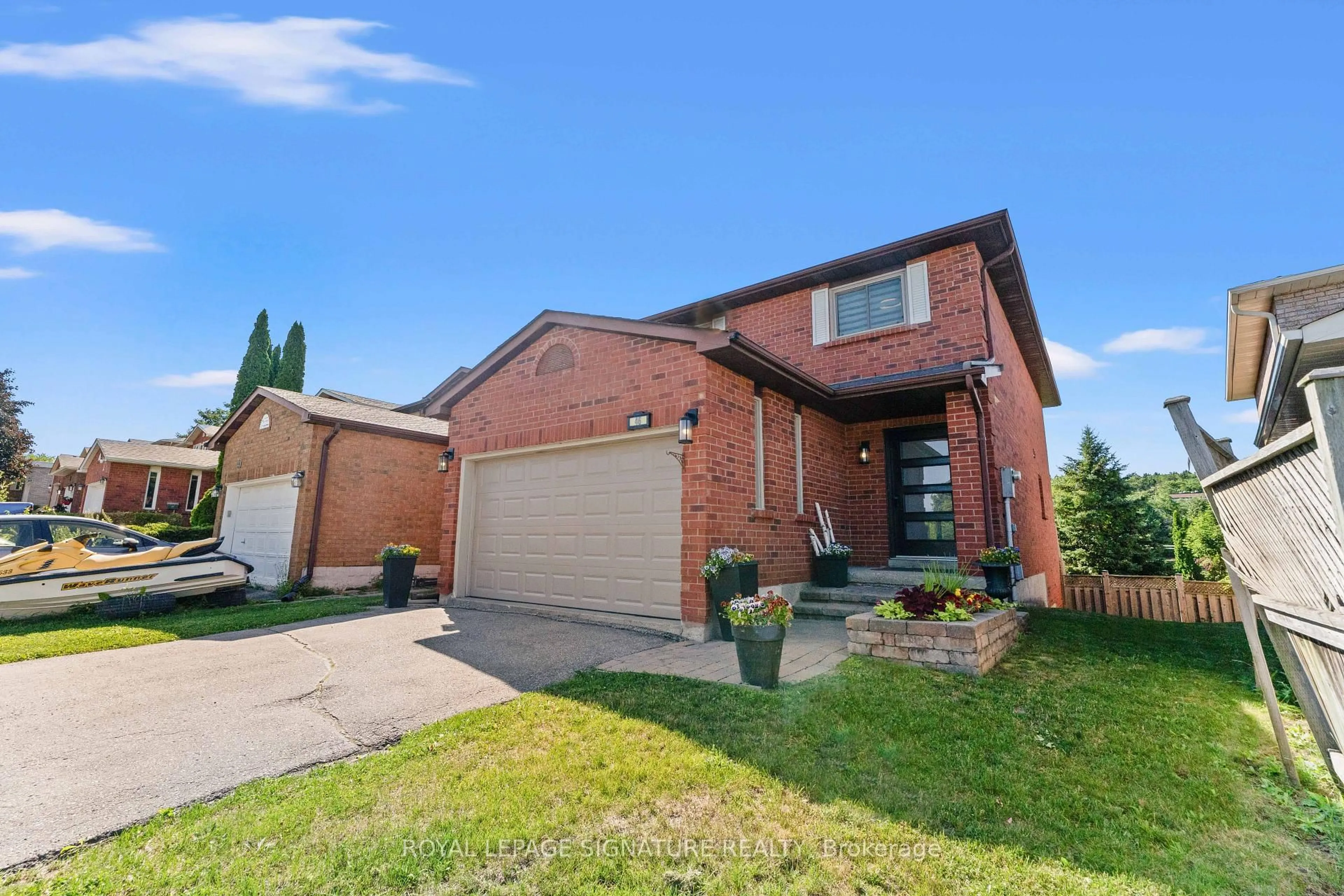 Home with brick exterior material, street for 46 Marchwood Cres, Richmond Hill Ontario L4C 8M4
