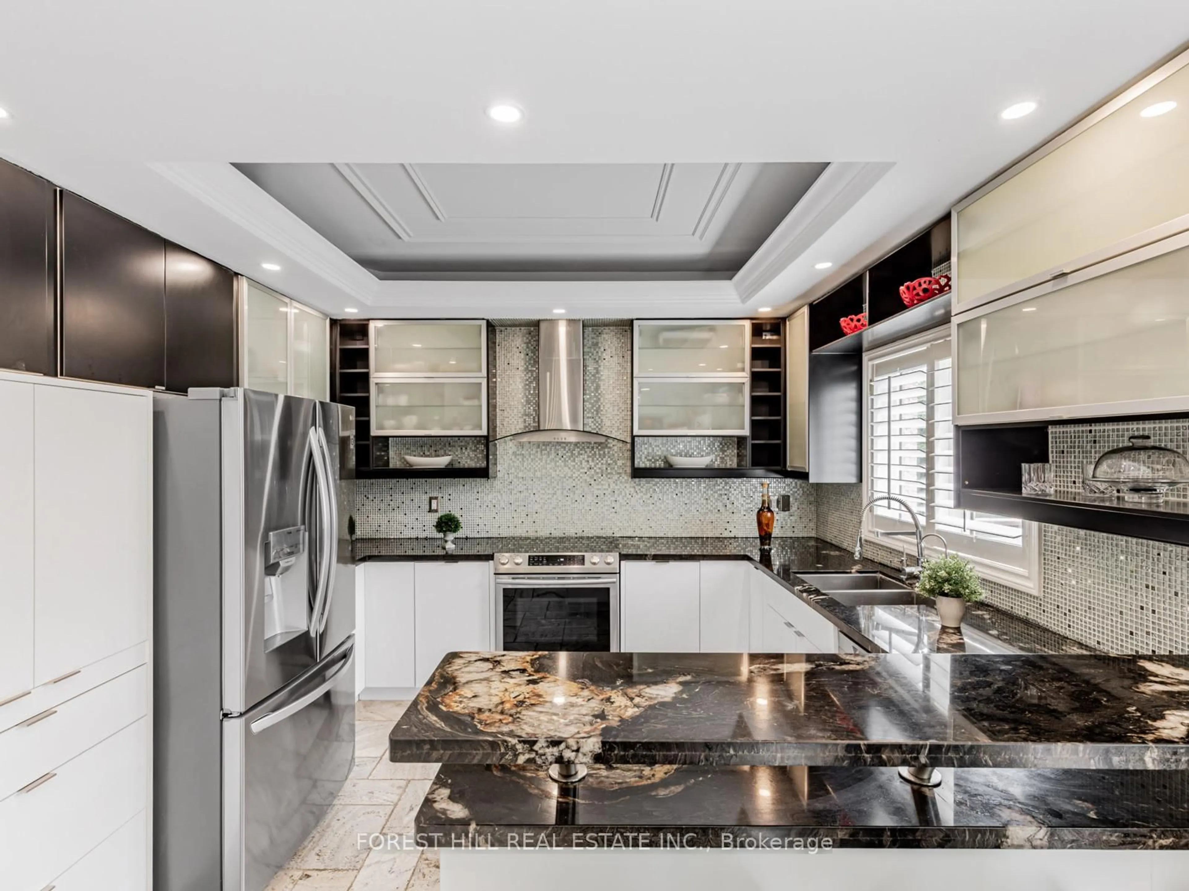 Contemporary kitchen, ceramic/tile floor for 55 Direzze Crt, Richmond Hill Ontario L4C 0C6