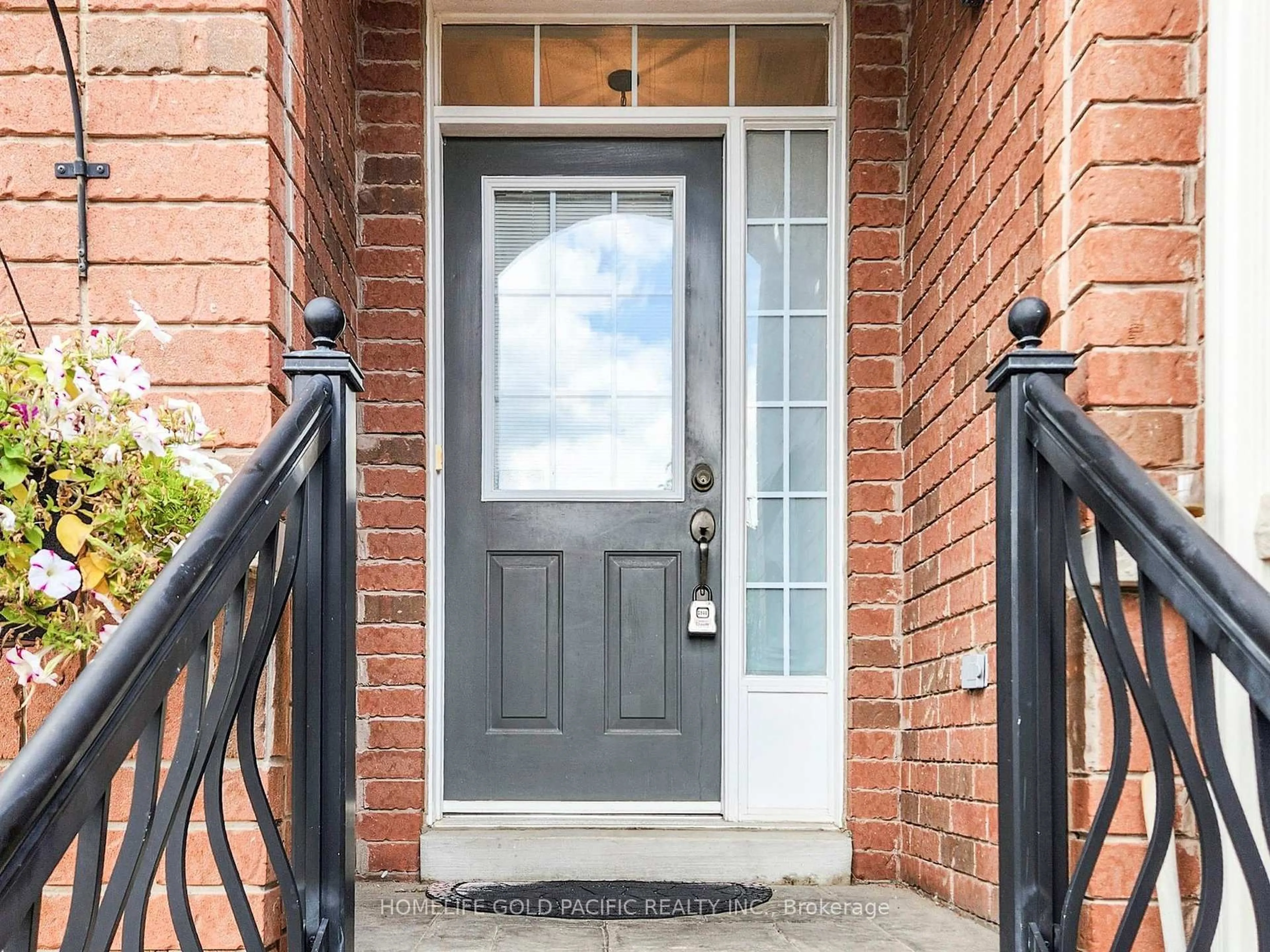 Indoor entryway for 51 Winter Creek Cres, Markham Ontario L6C 3E3