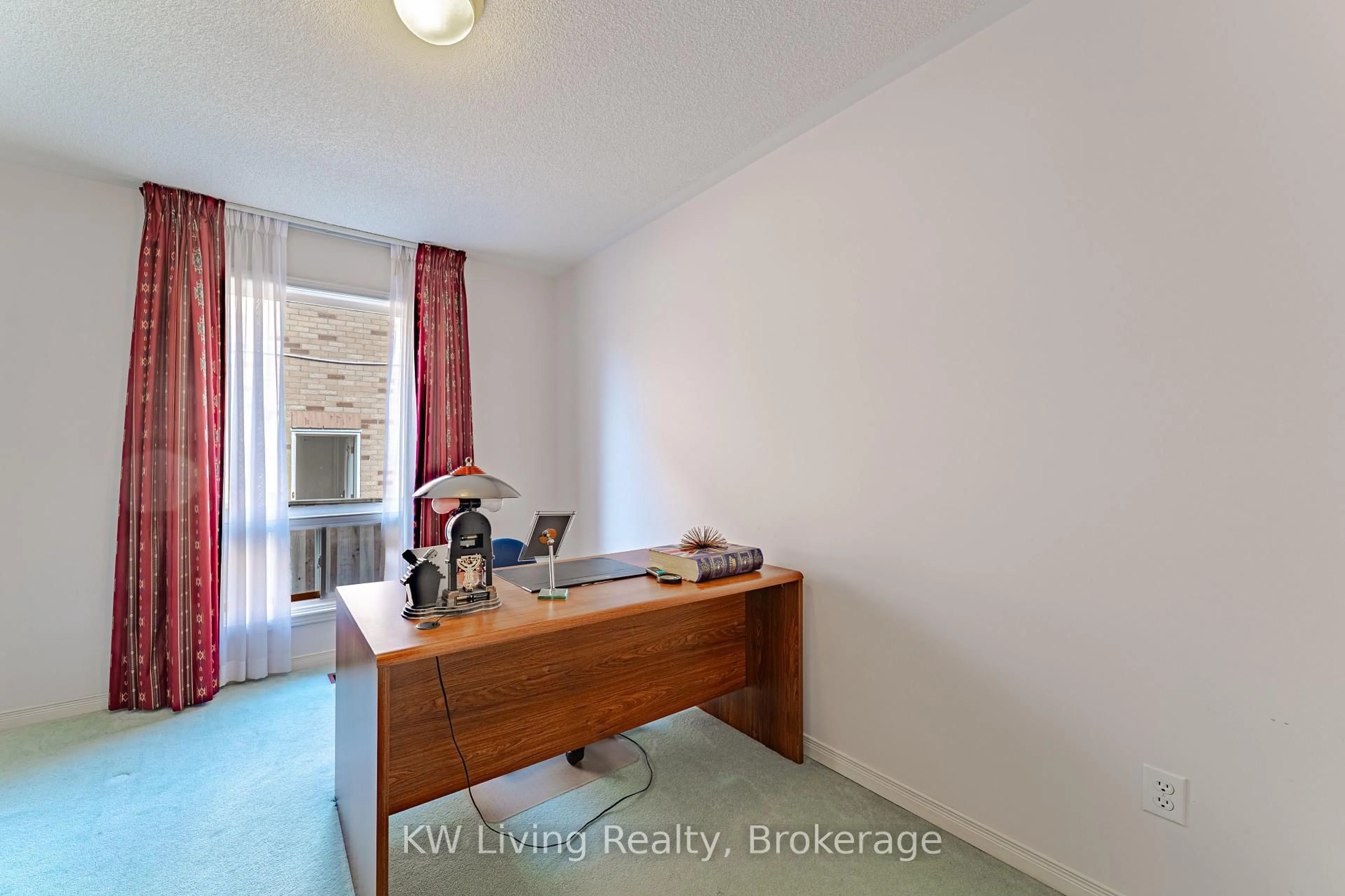 A pic of a room for 71 Gillingham Ave, Markham Ontario L3S 3Y3