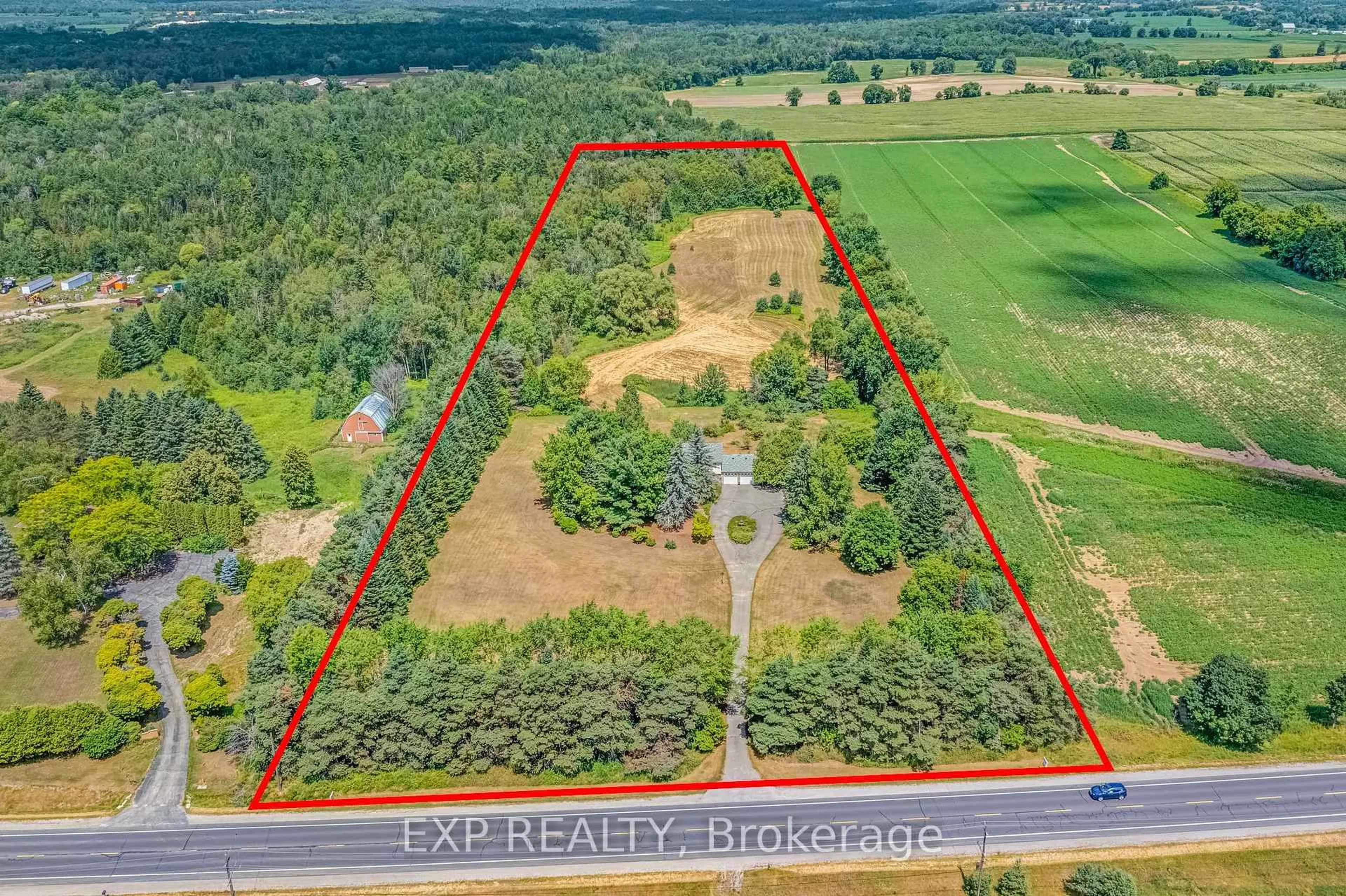 A pic from outside/outdoor area/front of a property/back of a property/a pic from drone, building for 3990 Mount Albert Rd, East Gwillimbury Ontario L0G 1V0