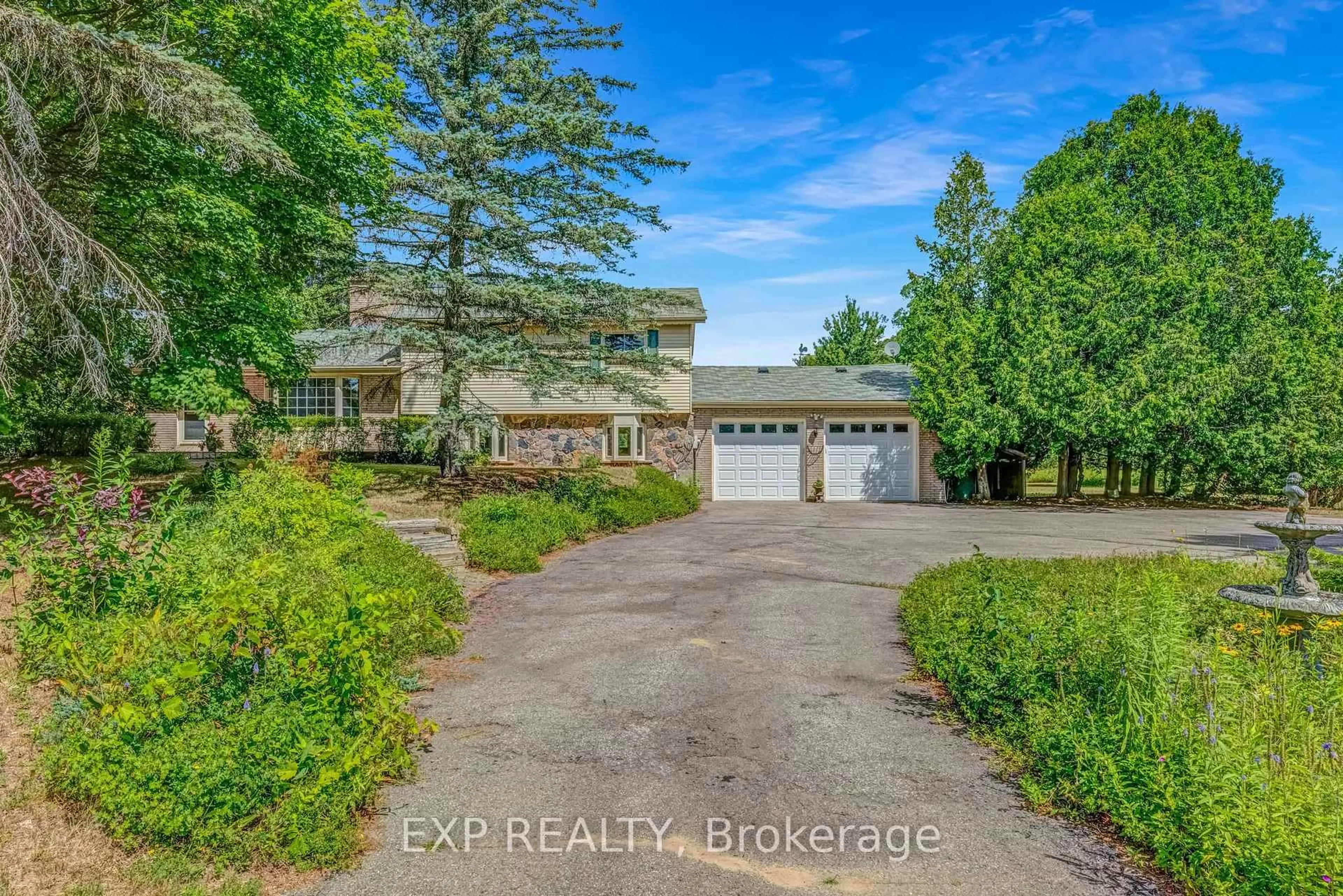 A pic from outside/outdoor area/front of a property/back of a property/a pic from drone, unknown for 3990 Mount Albert Rd, East Gwillimbury Ontario L0G 1V0