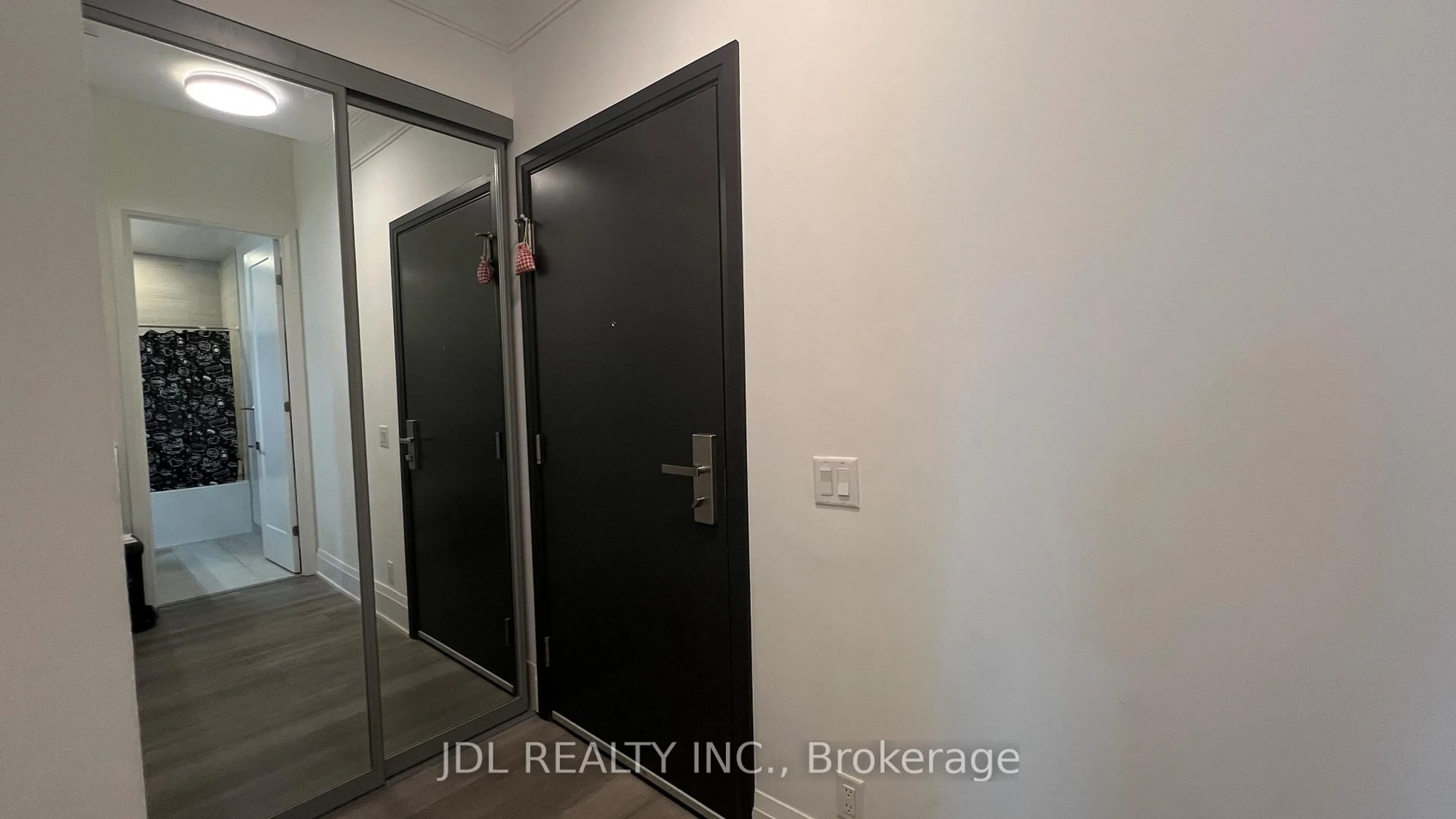 Indoor foyer for 38 Gandhi Lane #111, Markham Ontario L3T 0G8