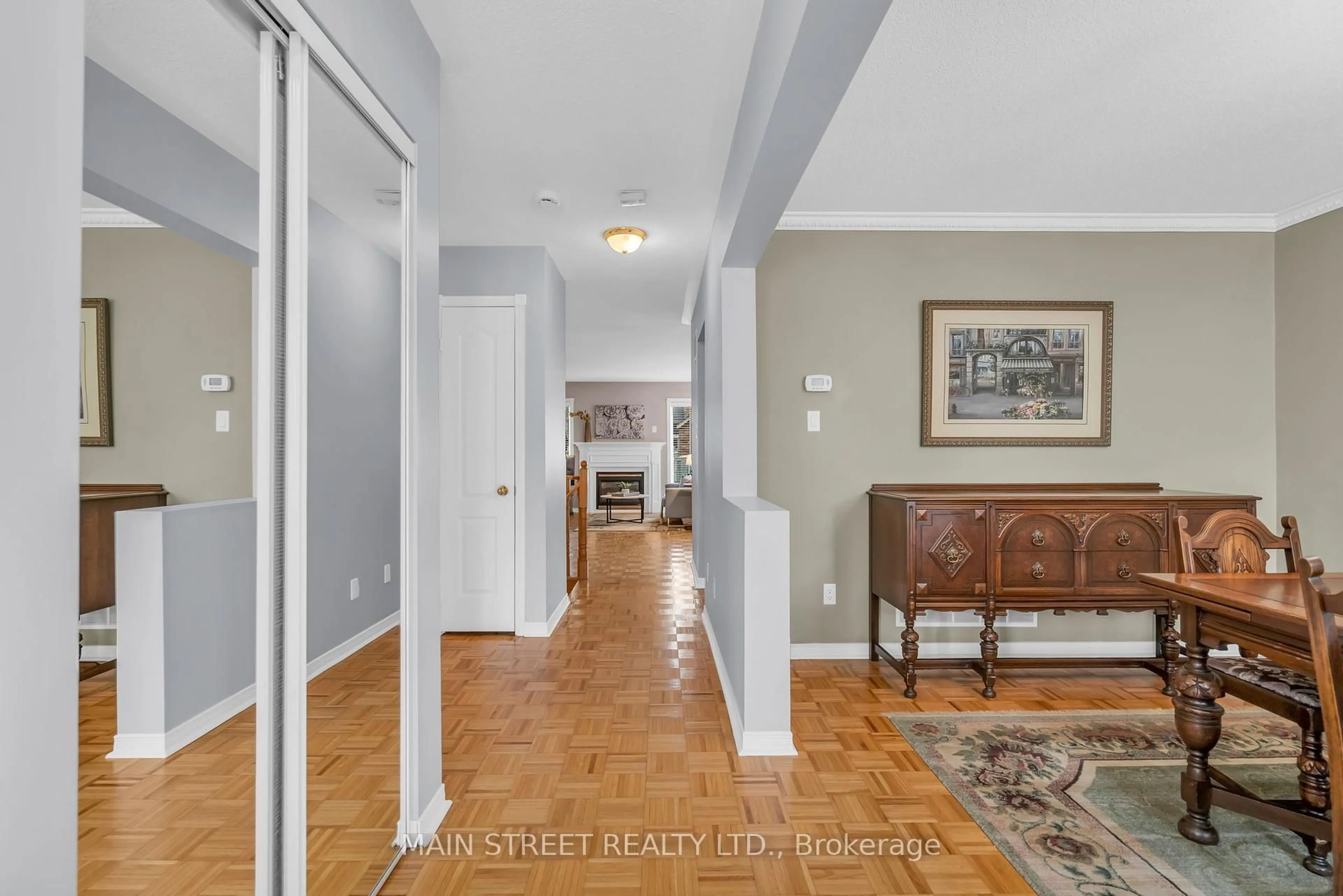 Indoor entryway for 69 Brecken Dr, Georgina Ontario L4P 4A6