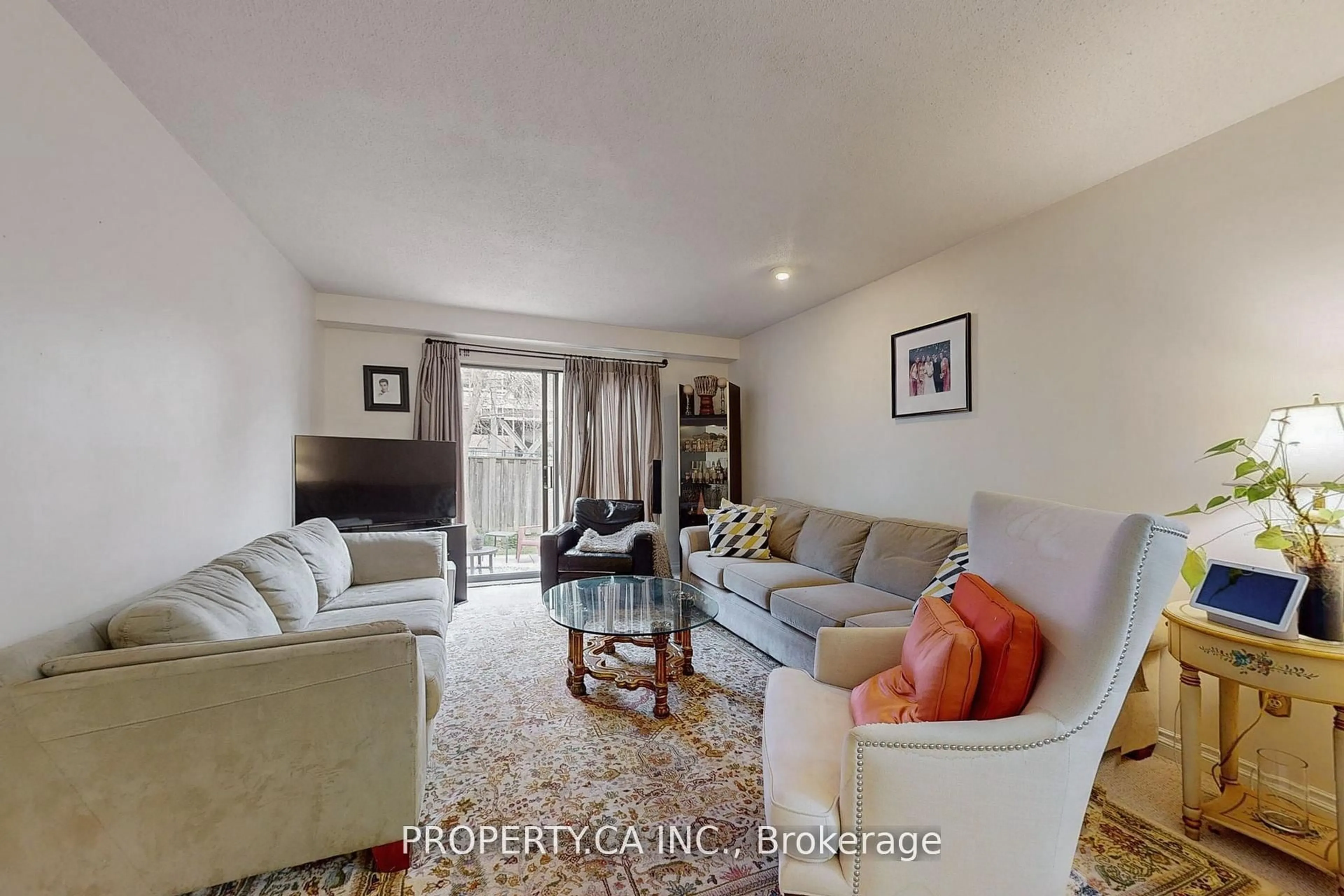 Living room with furniture, unknown for 109 Lisa Cres, Vaughan Ontario L4J 2N2