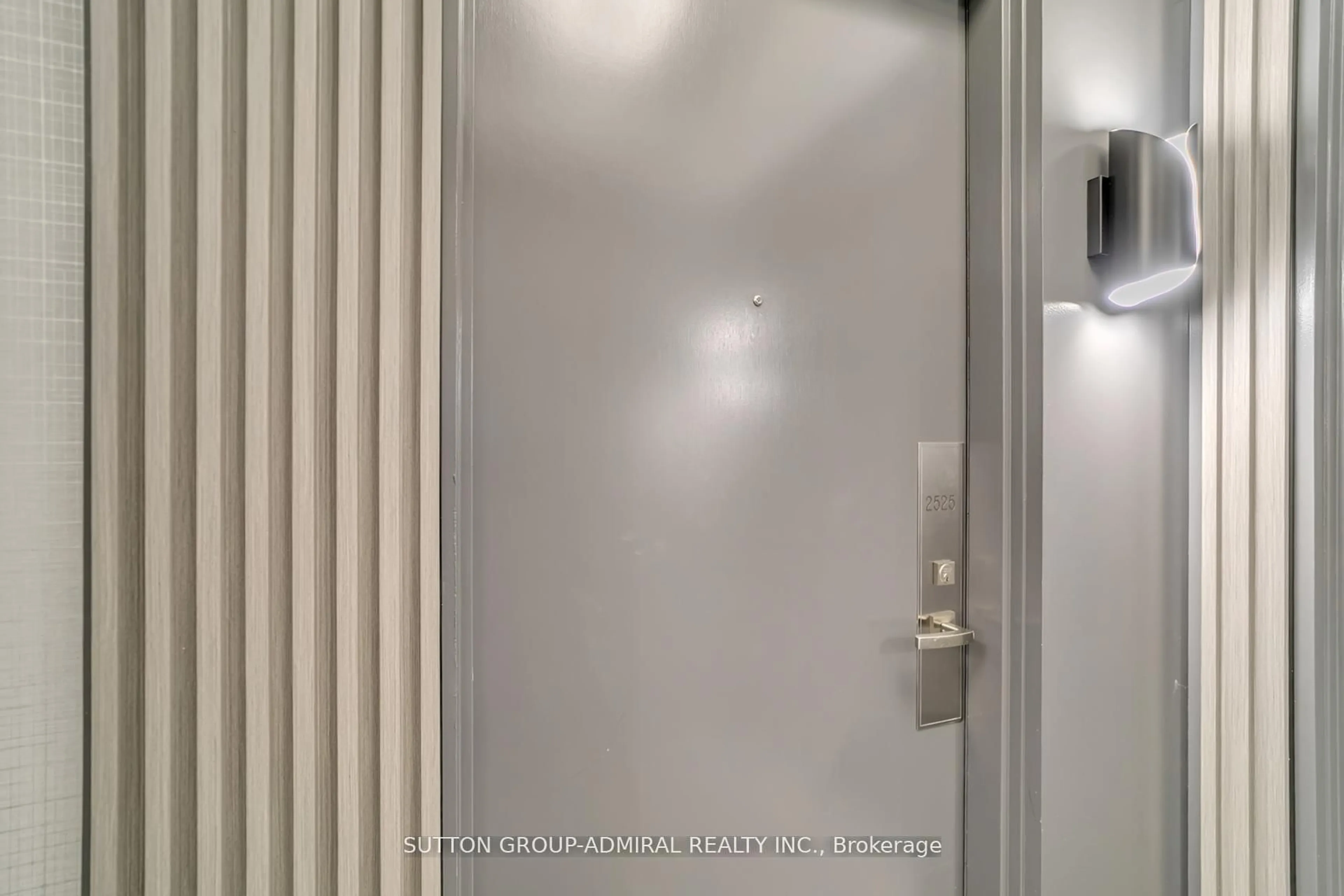 Indoor entryway for 7161 Yonge St #2525, Markham Ontario L3T 0C8
