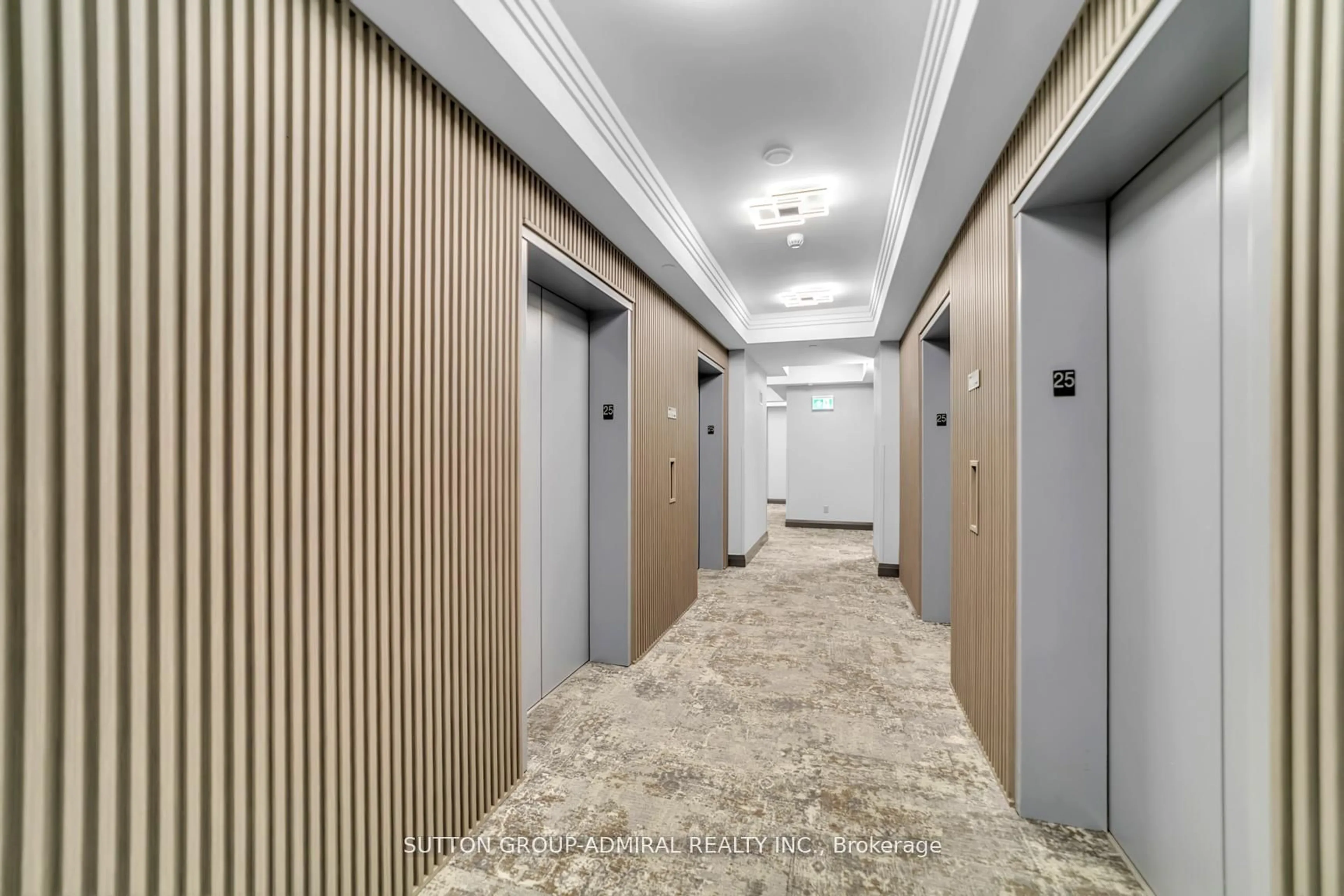 Indoor foyer for 7161 Yonge St #2525, Markham Ontario L3T 0C8
