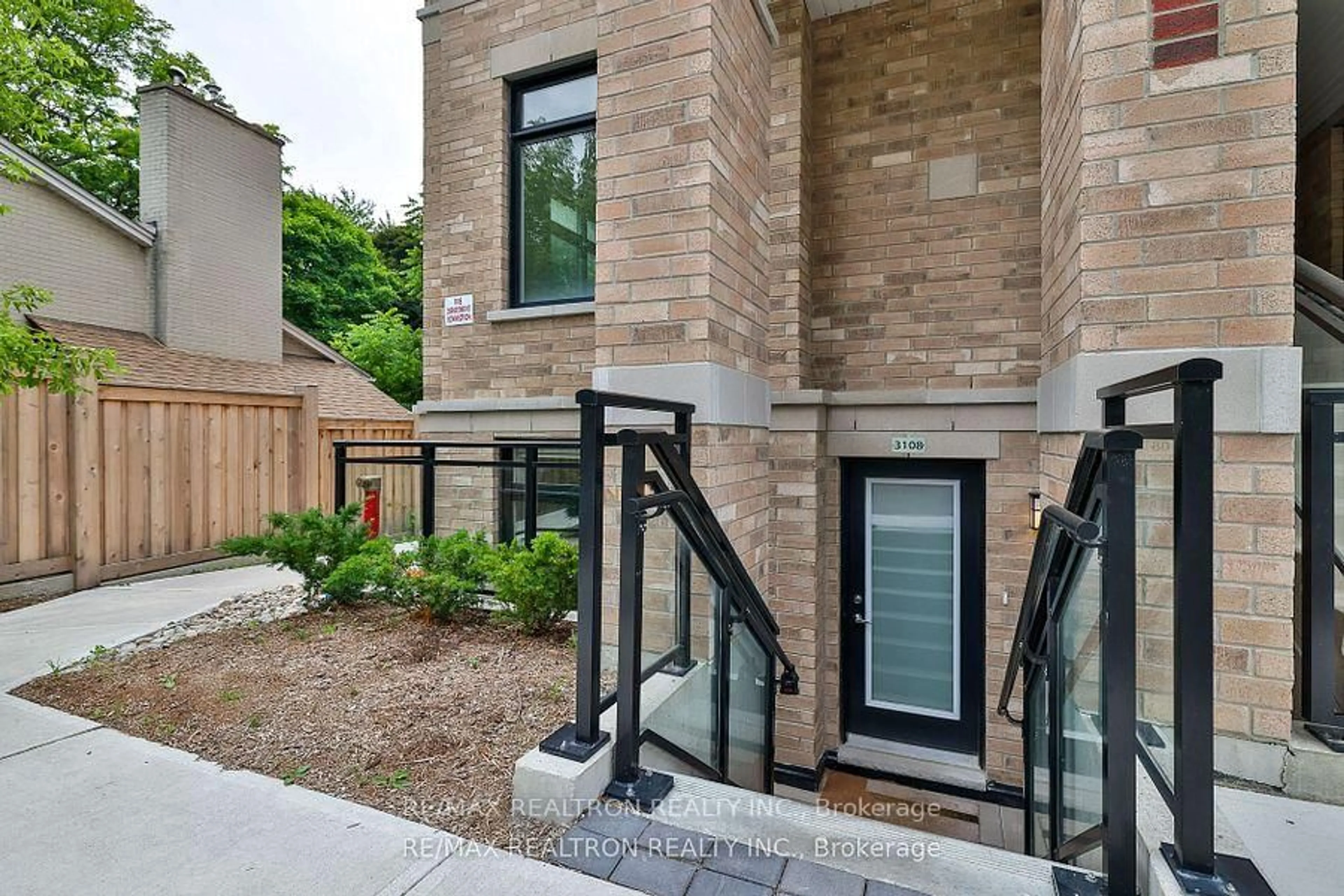 Patio, street for 60 Elizabeth St #3108, Richmond Hill Ontario L4C 5W2