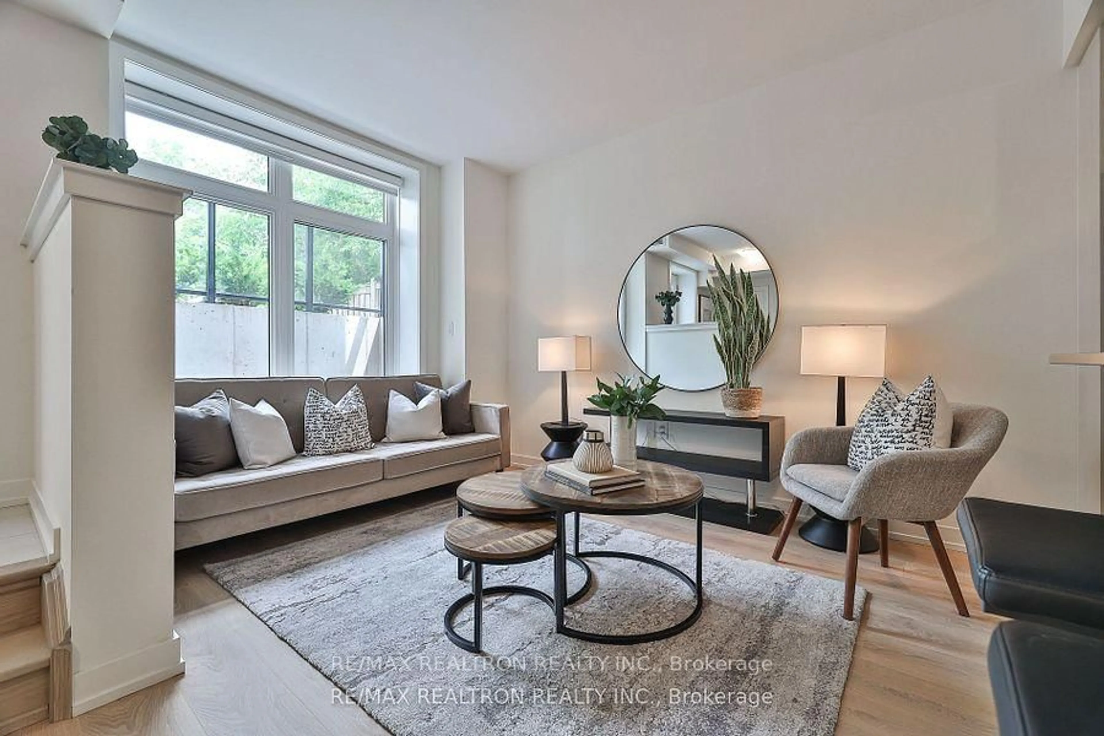 Living room with furniture, unknown for 60 Elizabeth St #3108, Richmond Hill Ontario L4C 5W2