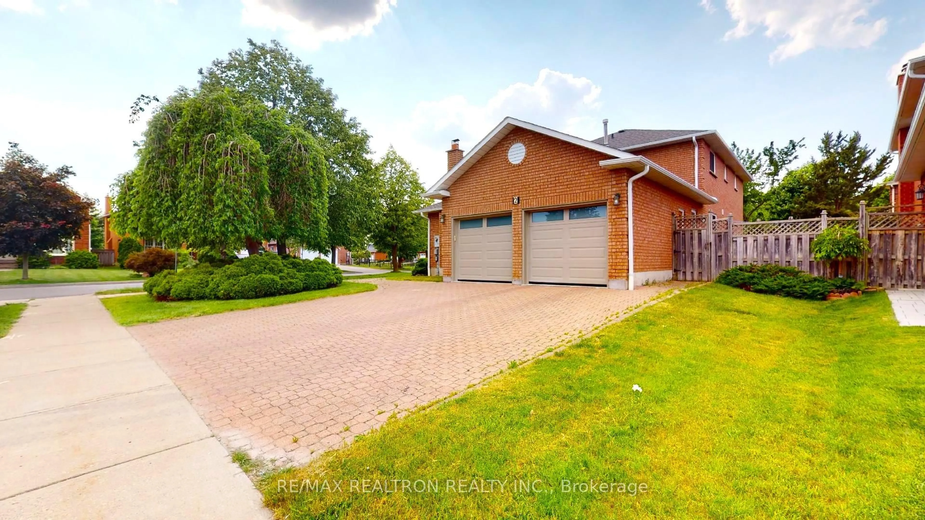 Unknown for 2 Glenhurst Rd, Richmond Hill Ontario L4B 2C9
