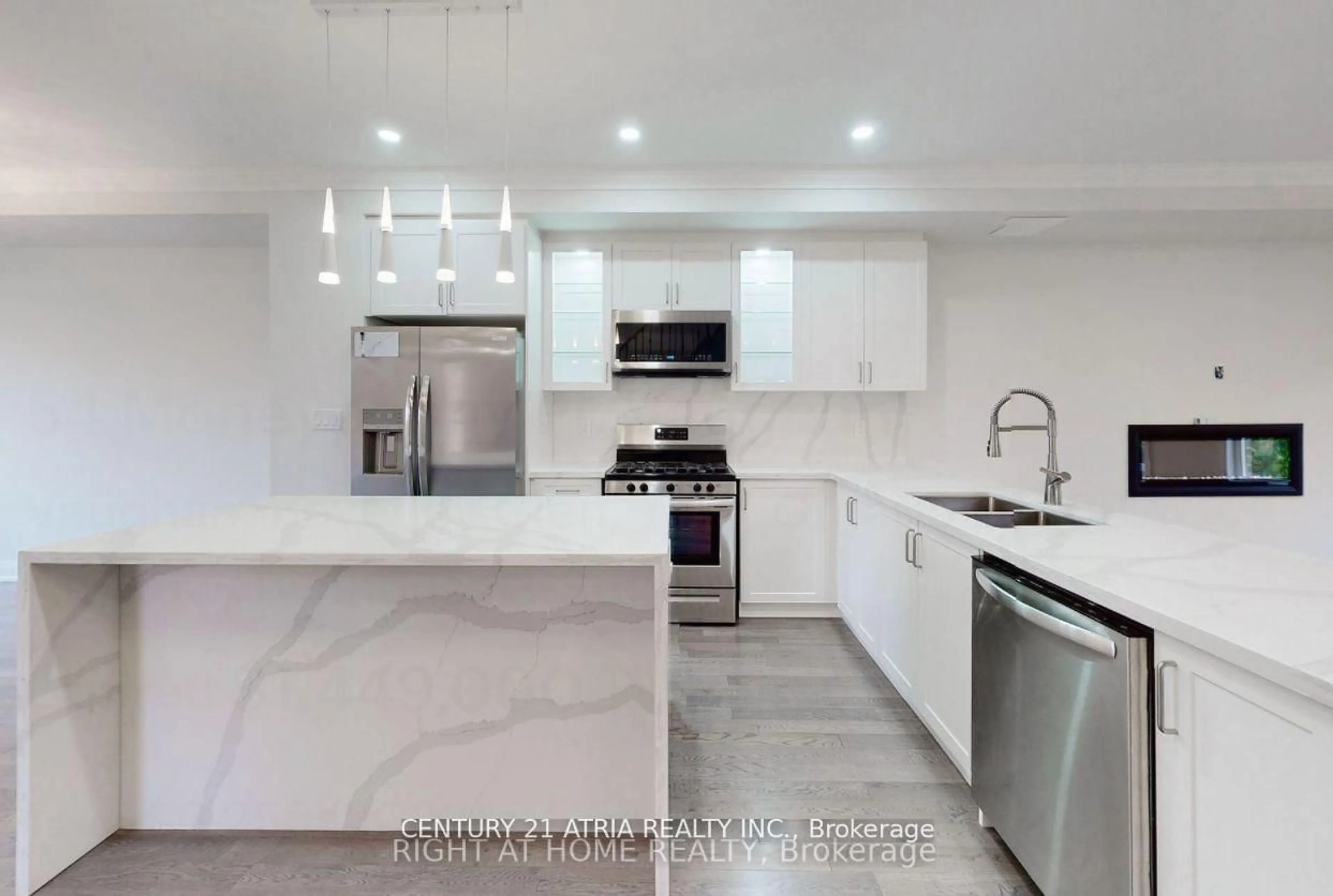Open concept kitchen, ceramic/tile floor for 54 Moneypenny Pl, Vaughan Ontario L4J 8B7