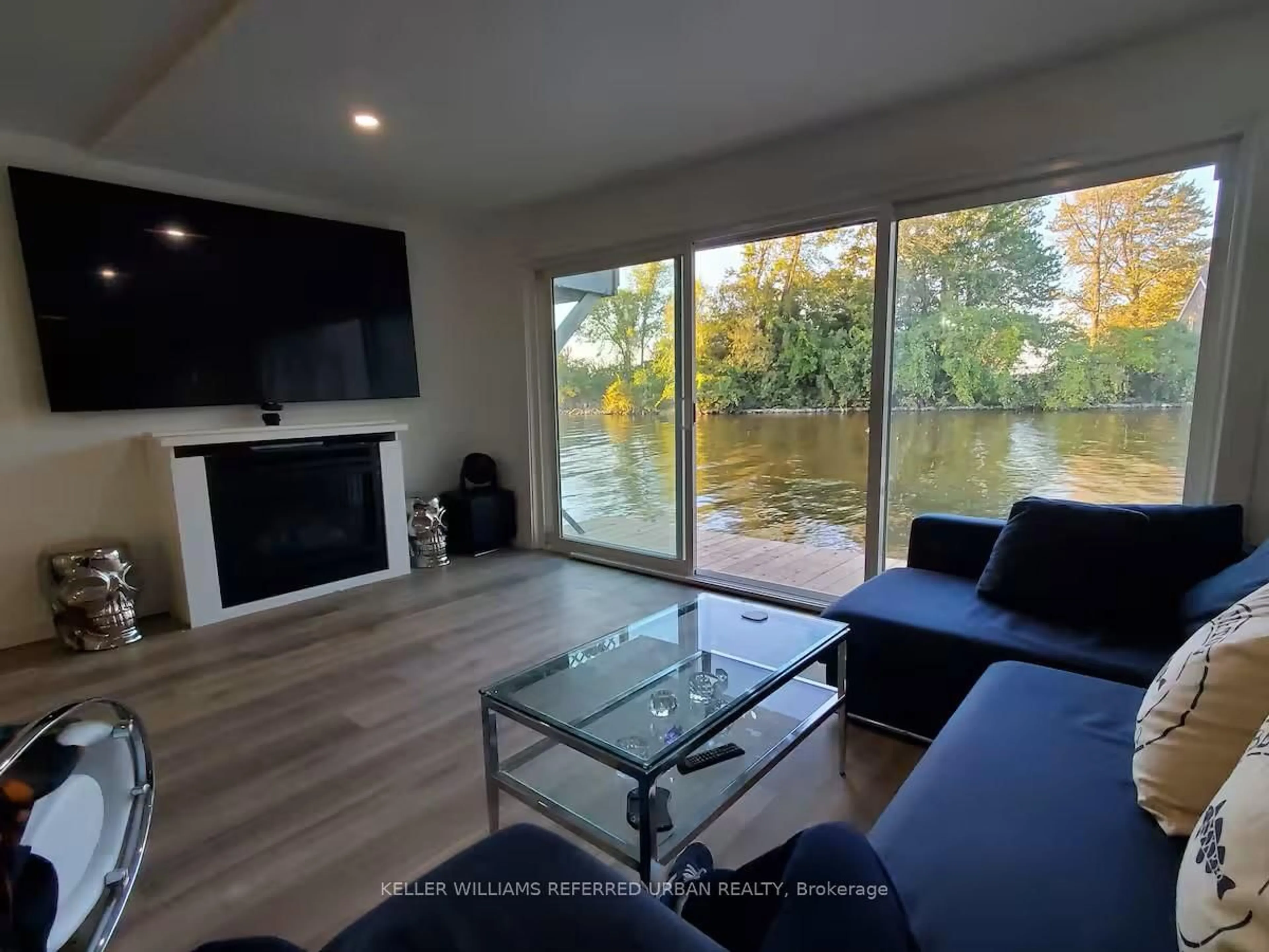 Living room with furniture, unknown for 18 Harbour Park Cres, Brock Ontario L0K 1A0