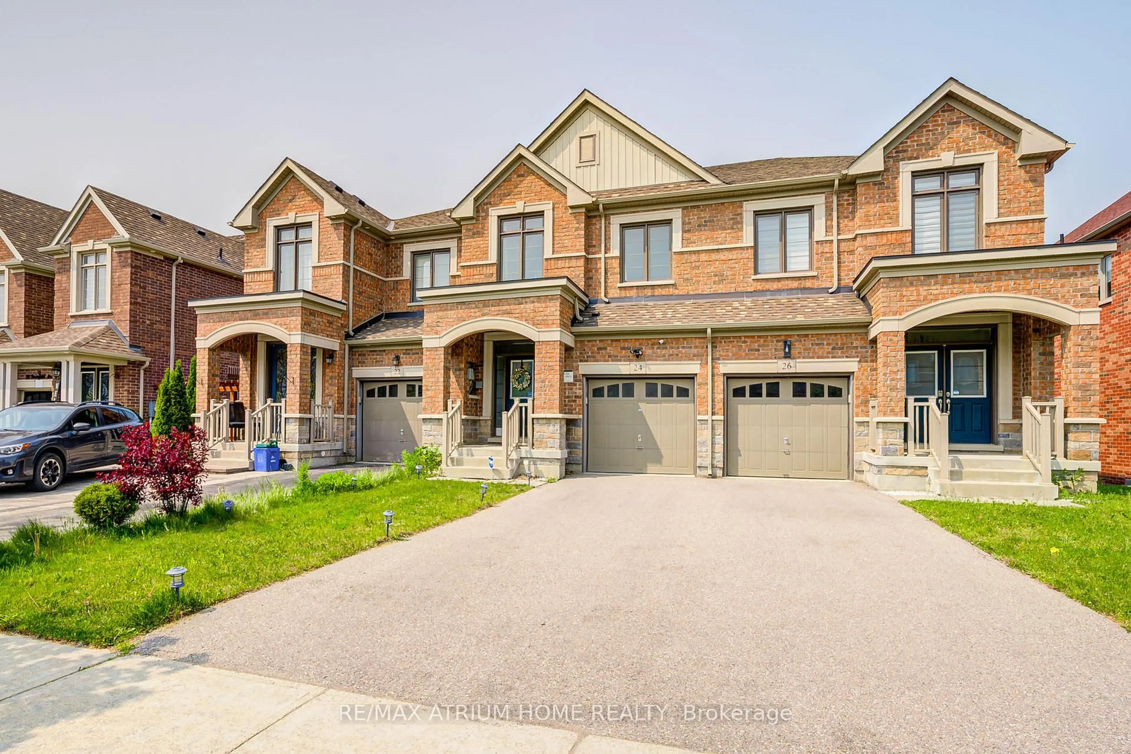 Home with brick exterior material, street for 24 Briarfield Ave, East Gwillimbury Ontario L9N 0P5