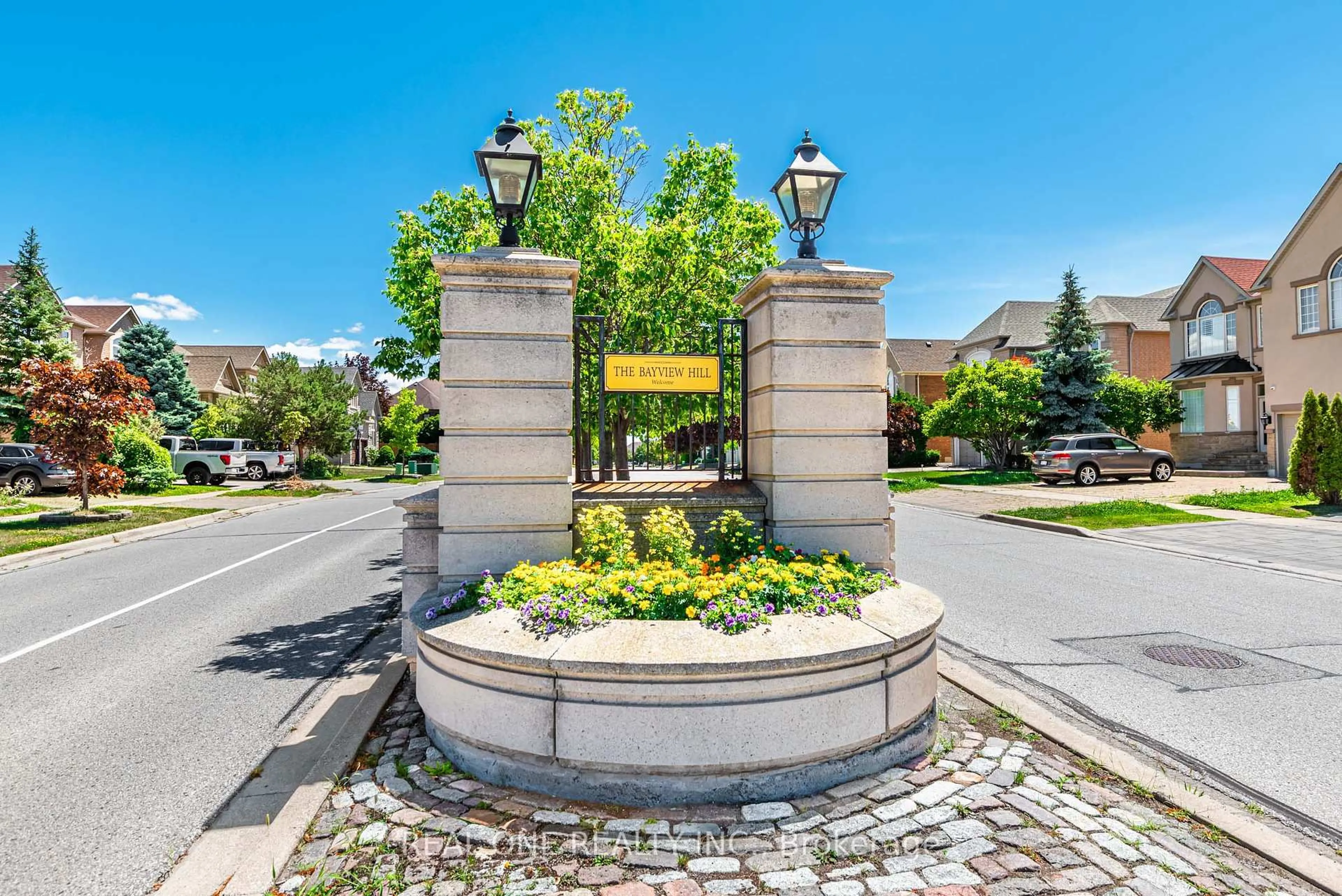 Unknown for 72 Cassandra Cres, Richmond Hill Ontario L4B 4A1