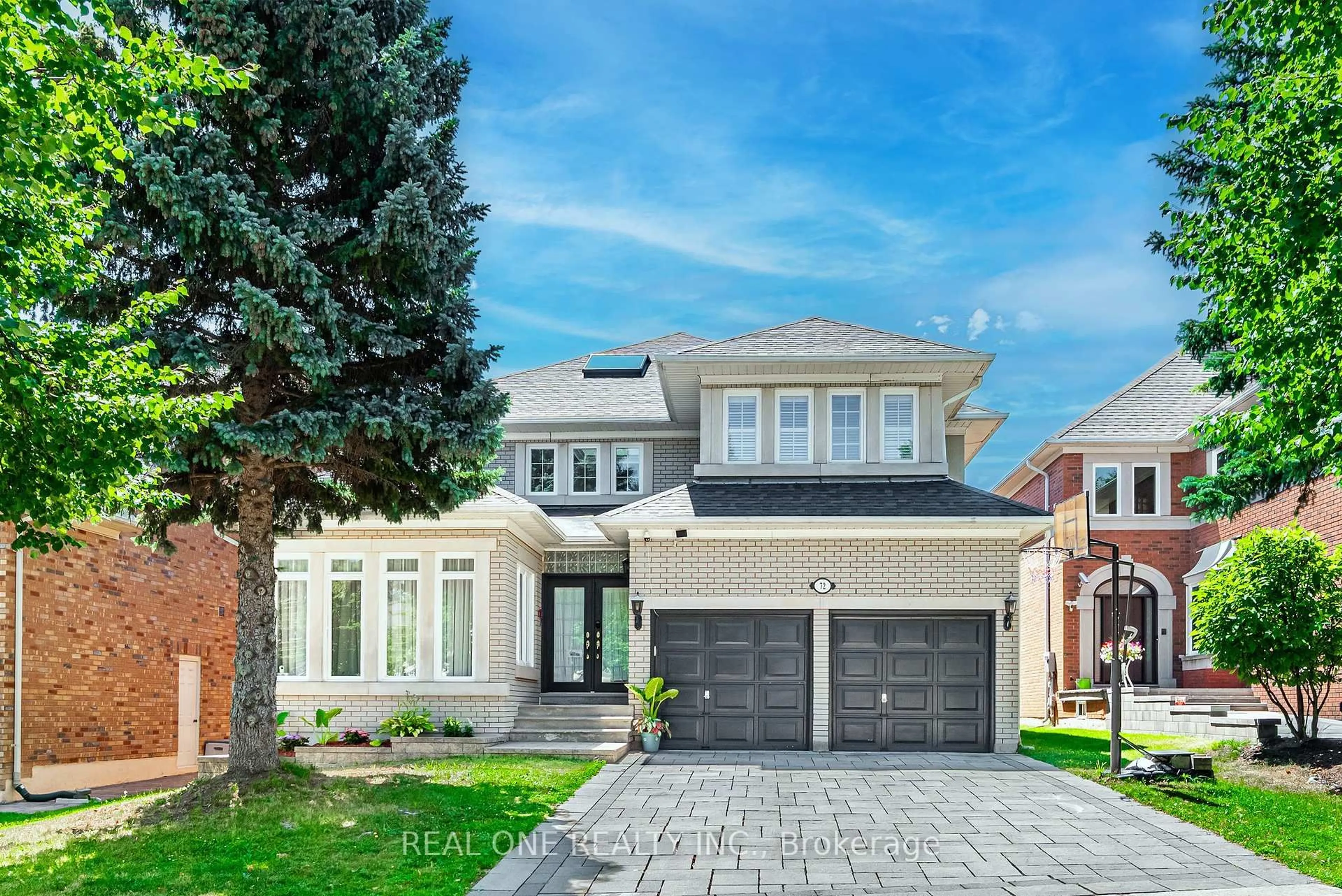 Home with brick exterior material, street for 72 Cassandra Cres, Richmond Hill Ontario L4B 4A1